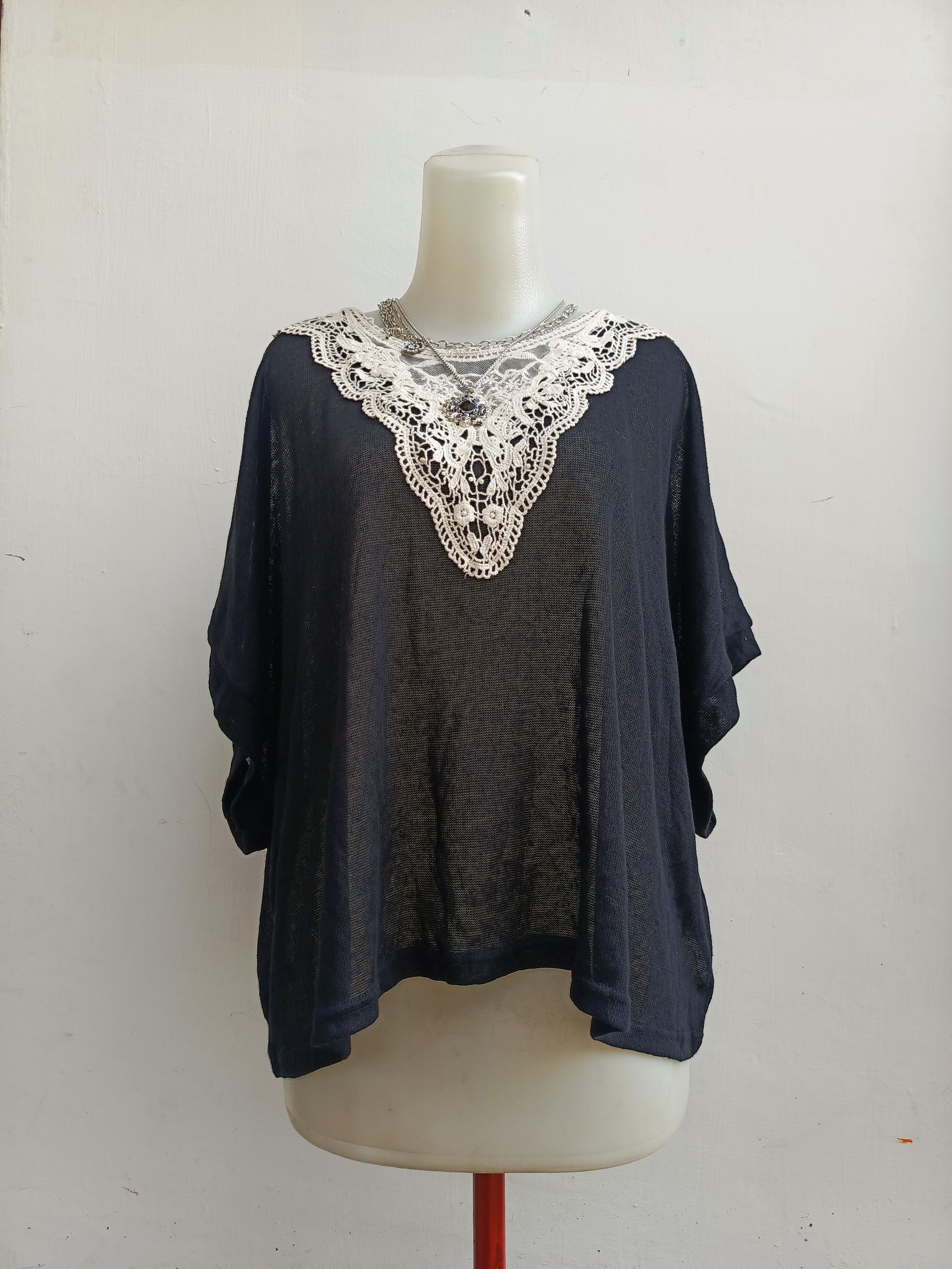 Japanese Brand Ventviolet Lace Trim Blouse Size M / US 6-8 / IT 42-44 - 1 Thumbnail