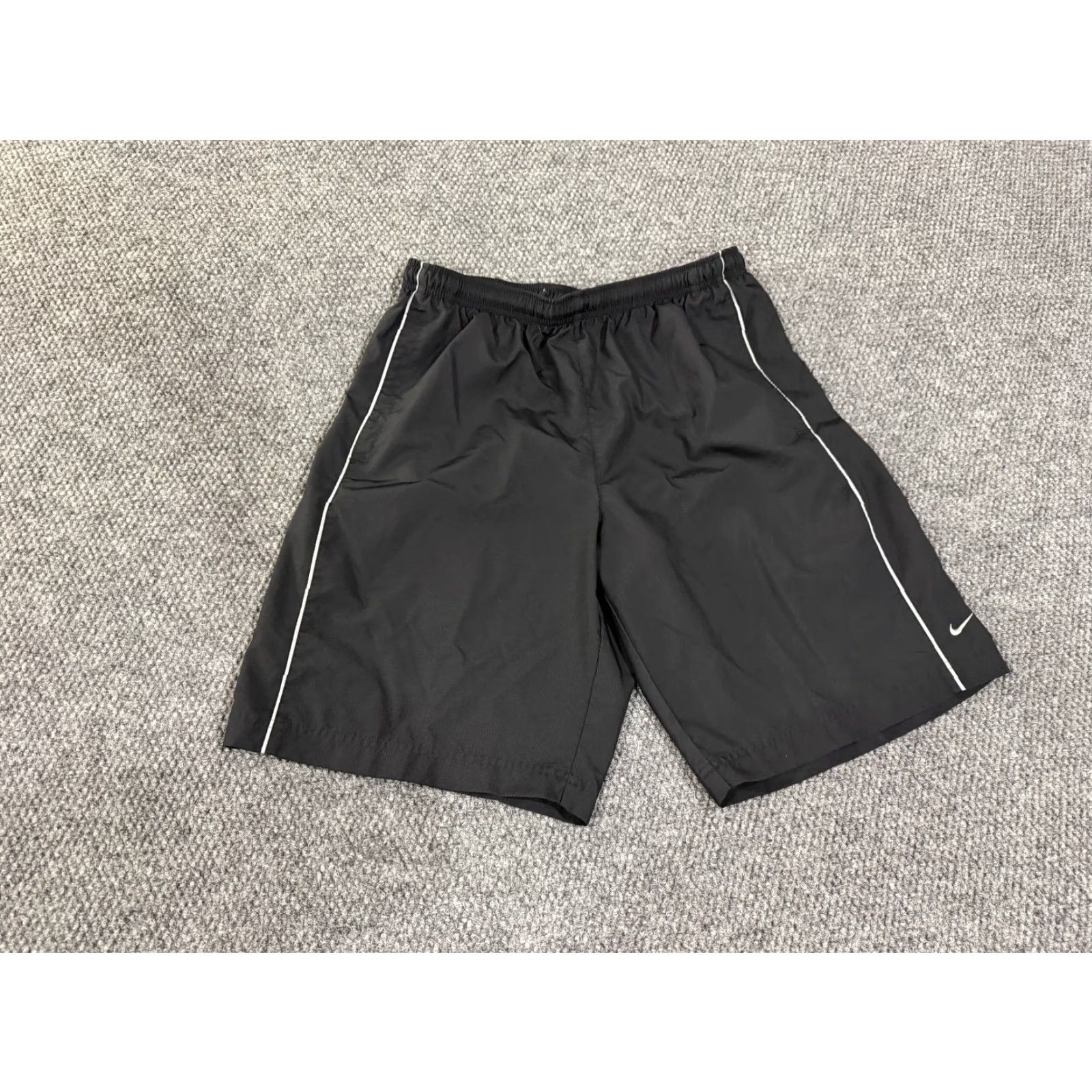 Nike Nike athletic shorts Mens Large Black running training lightweight pockets elastic waist 9in inseam Regular Size US 33 - 2 Thumbnail