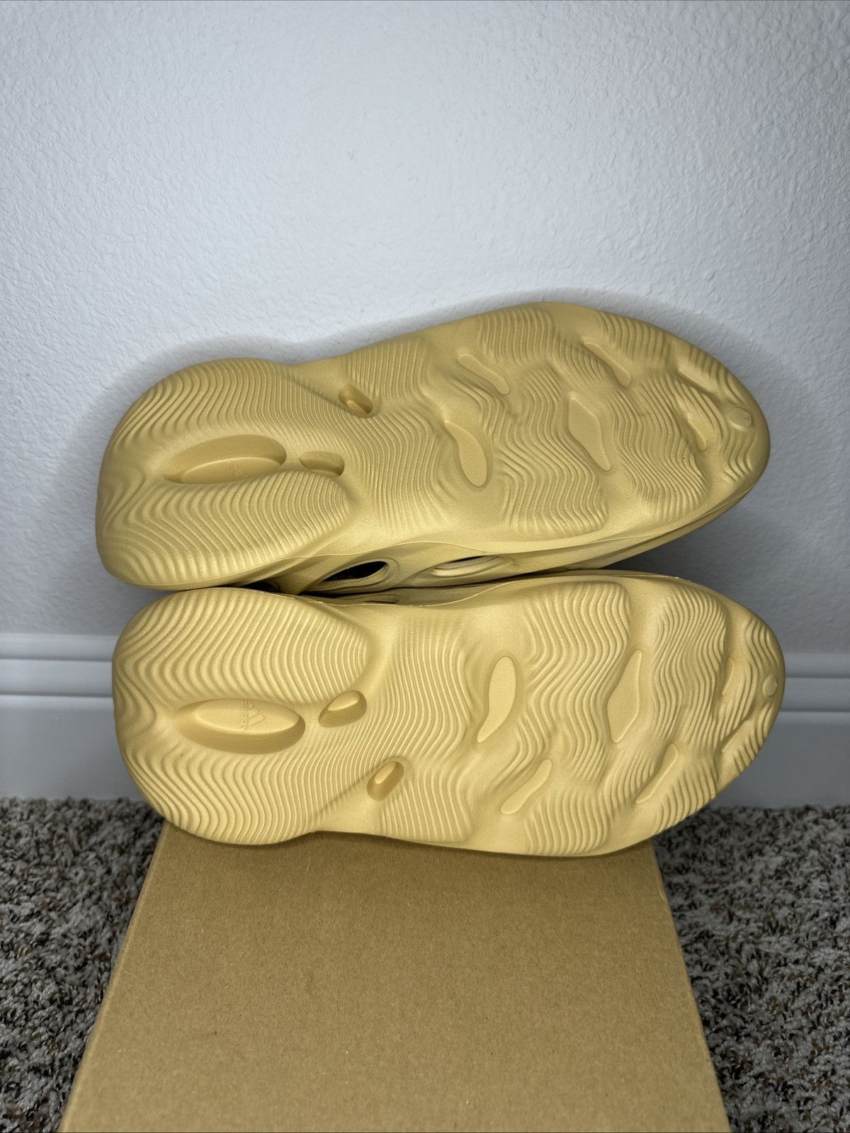 Adidas adidas Yeezy Foam Rnr Slip On Mens Casual Sandals Size US 10 / EU 43 - 9 Thumbnail