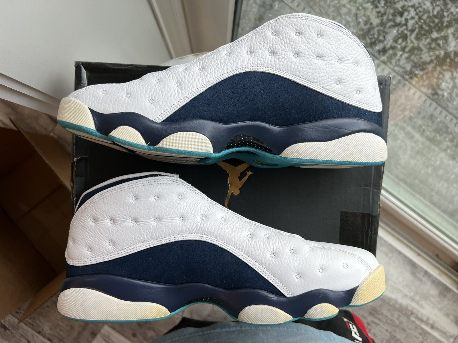 Jordan Brand Size 11 - Nike Air Jordan 13 Hornets 310810-107 DS Sneakers Size US 11 / EU 44 - 7 Thumbnail