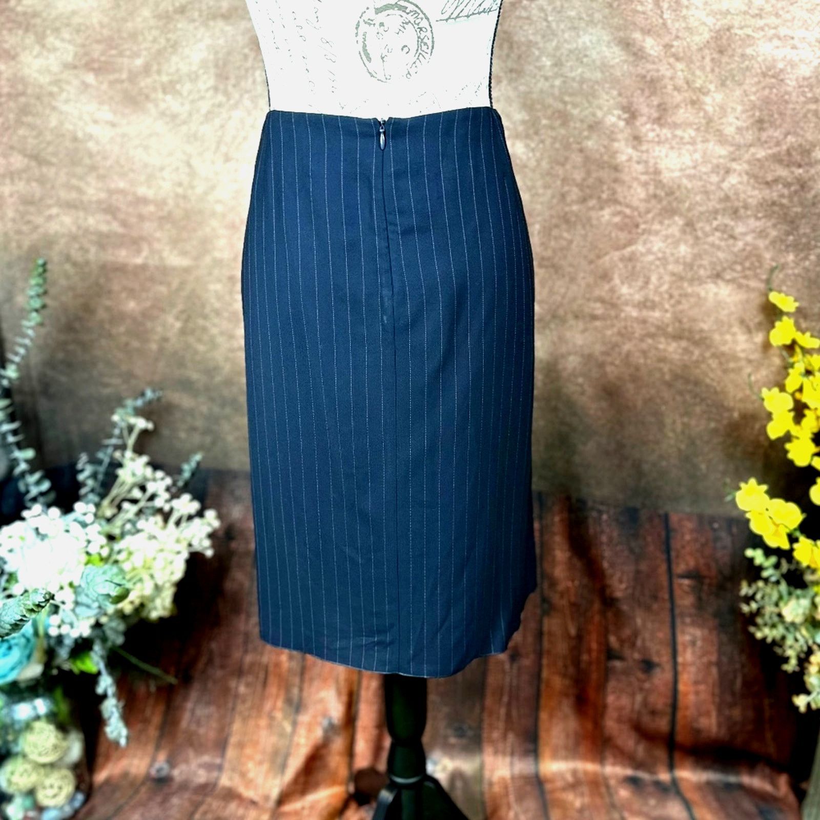 Armani Collezioni Armani Collezioni Bow Front Pin Stripe Skirt Midnight 10 Size L / US 10 / IT 46 - 13 Thumbnail