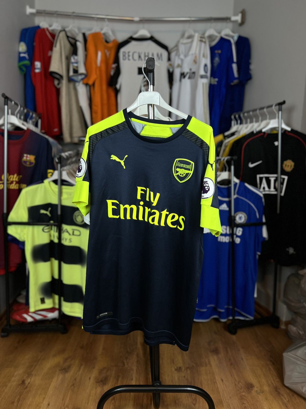 Puma Soccer Jersey Puma Arsenal 2016/17 Bellerin #24 Size US M / EU 48-50 / 2 - 2 Thumbnail