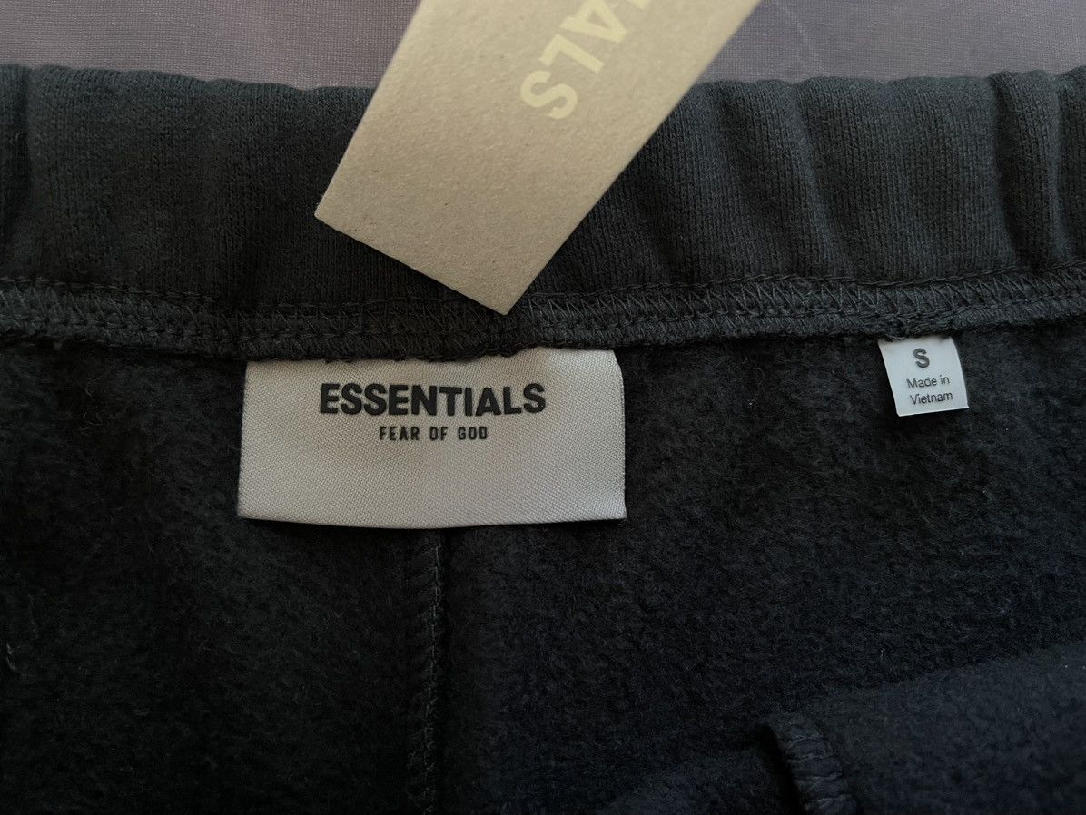 Essentials × FOG × Fear of God Fear of God Essentials Core Collection Stretch Limo Shorts Size US 30 / EU 46 - 4 Thumbnail