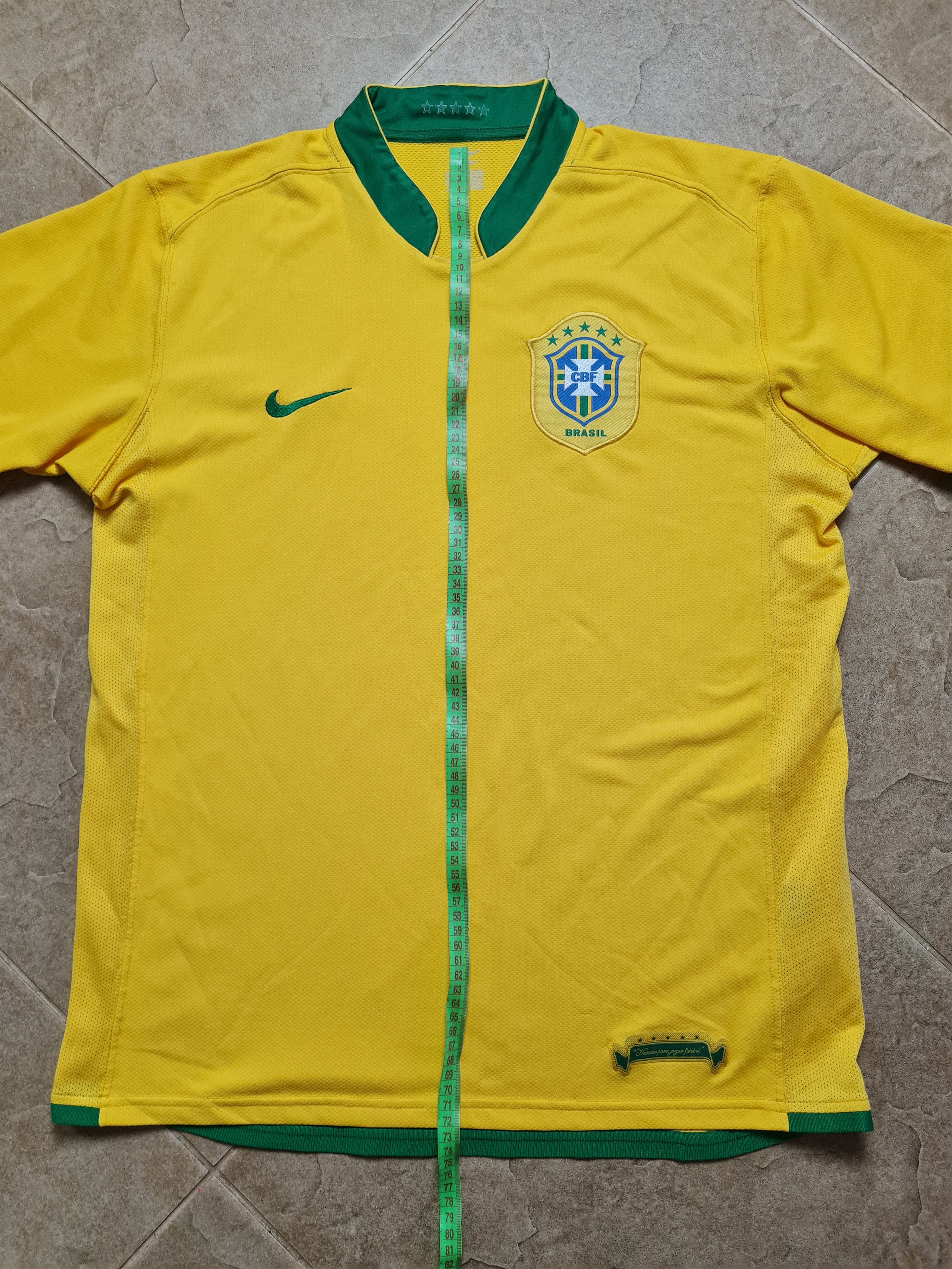 Nike Vintage Football Nike Brazil 2006 World Cup Soccer shirt Size US L / EU 52-54 / 3 - 8 Thumbnail