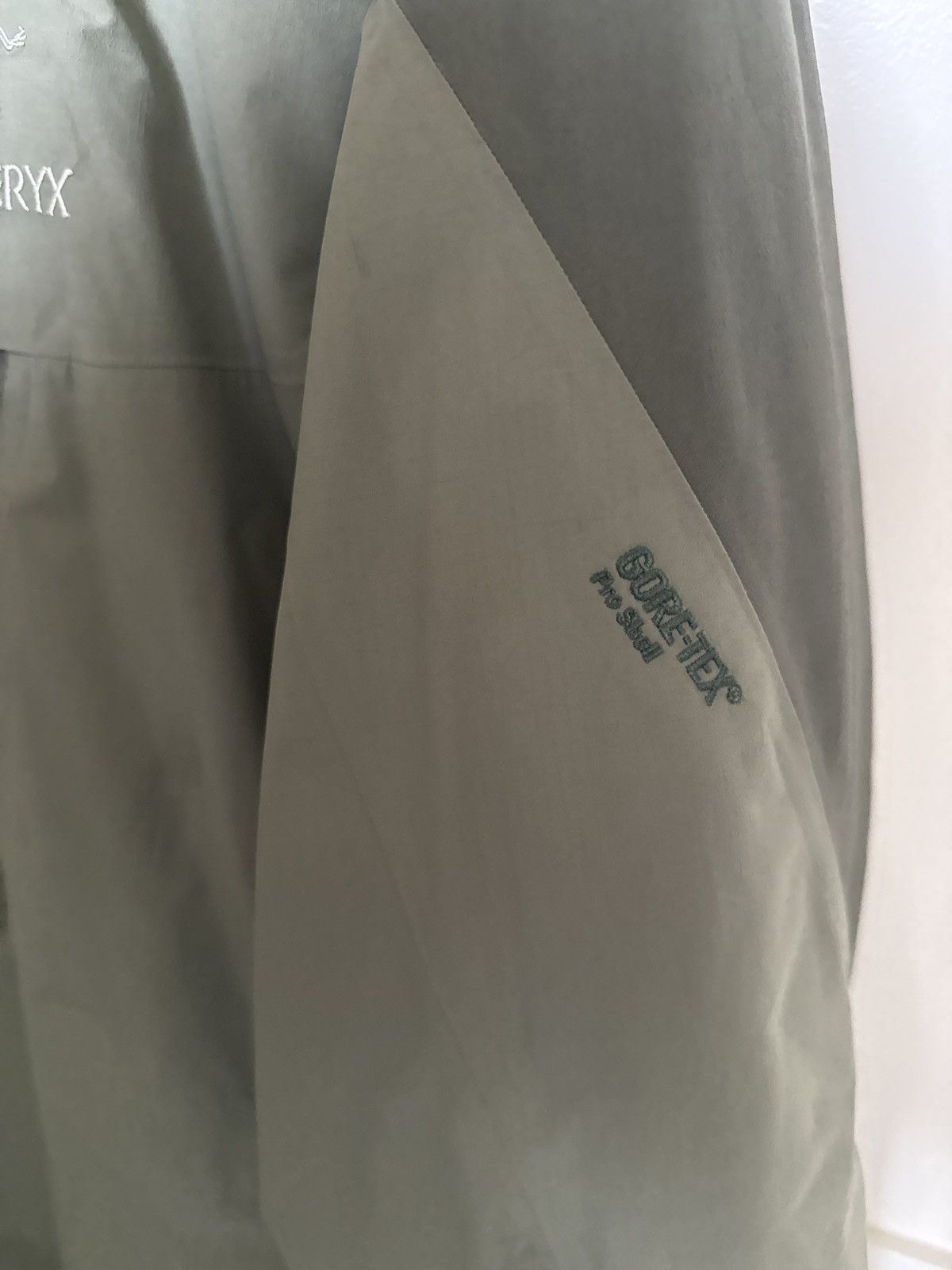 Arc'teryx Men's Vintage Arc'teryx Goretex Pro Shell Size US L / EU 52-54 / 3 - 4 Thumbnail