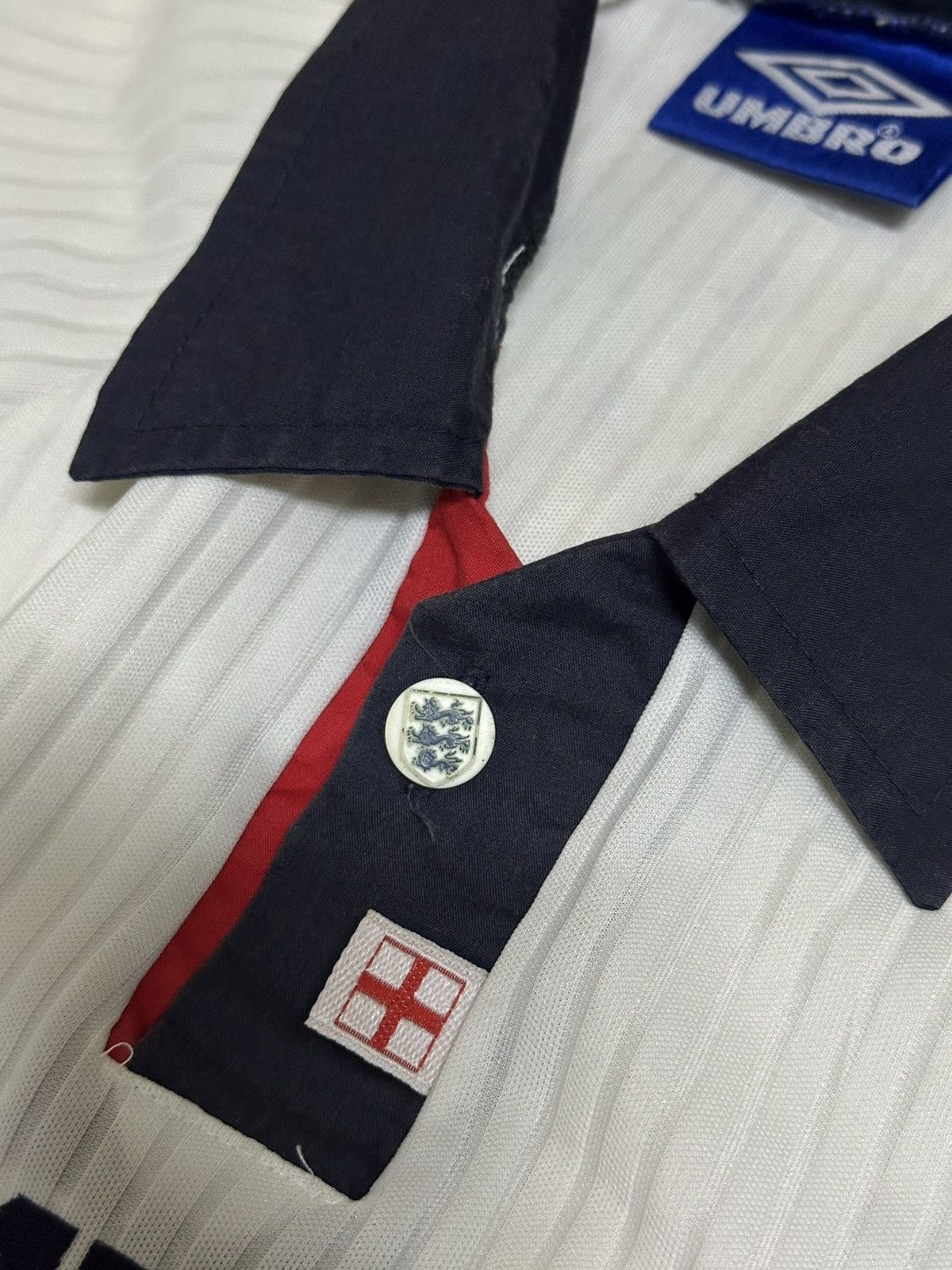 Vintage Vintage Umbro England Football Jersey. Size US XL / EU 56 / 4 - 6 Thumbnail