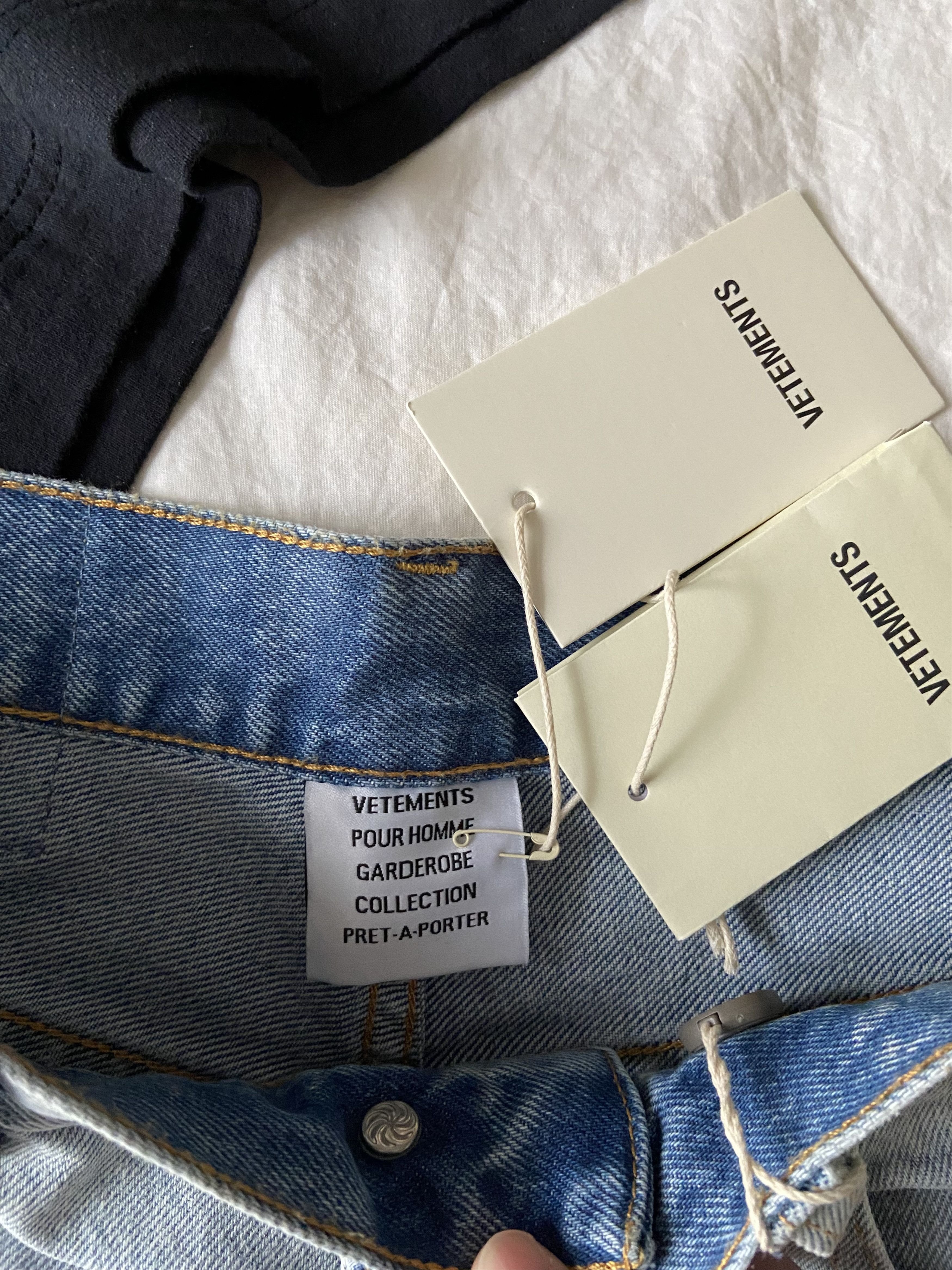 Vetements Vetements tattoo star light blue straight denim Size US 32 / EU 48 - 4 Thumbnail
