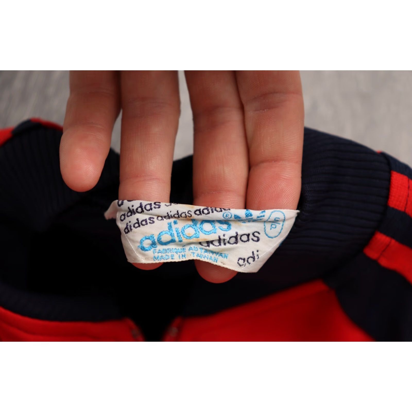 Adidas VINTAGE ADIDAS JACKET Jacket Men Small Red Navy 1980s Retro Taiwan Zip Size US S / EU 44-46 / 1 - 5 Thumbnail