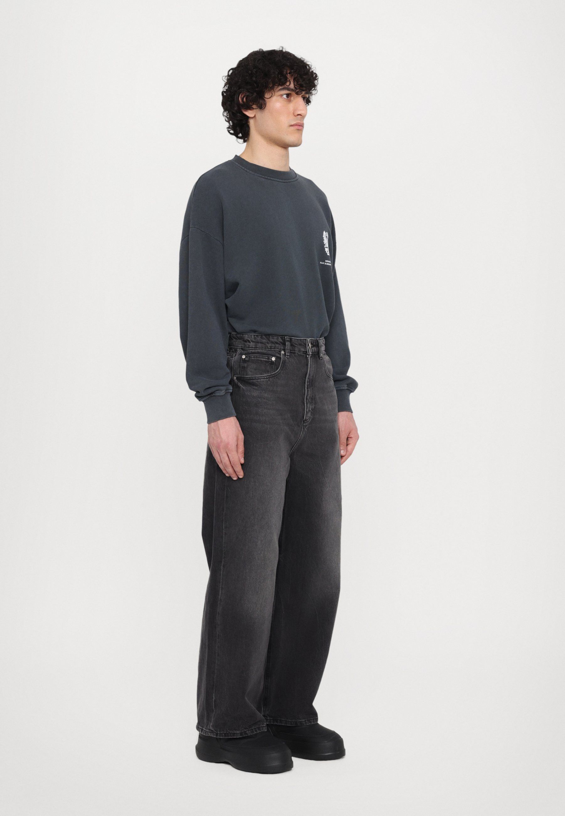 Han Kjobenhavn NWT - Baggy Denim - Black Vein Size US 33 - 5 Thumbnail