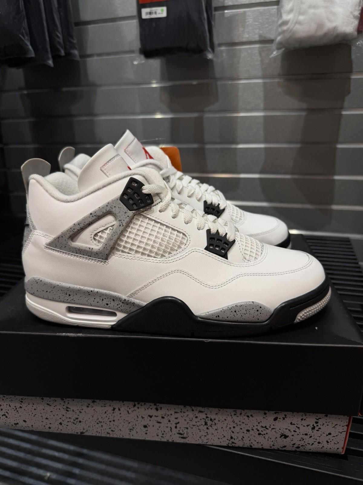 Jordan Brand Mens Size 11.5 Nike Air Jordan 4 Retro OG White Cement New Size US 11.5 / EU 44-45 - 2 Thumbnail
