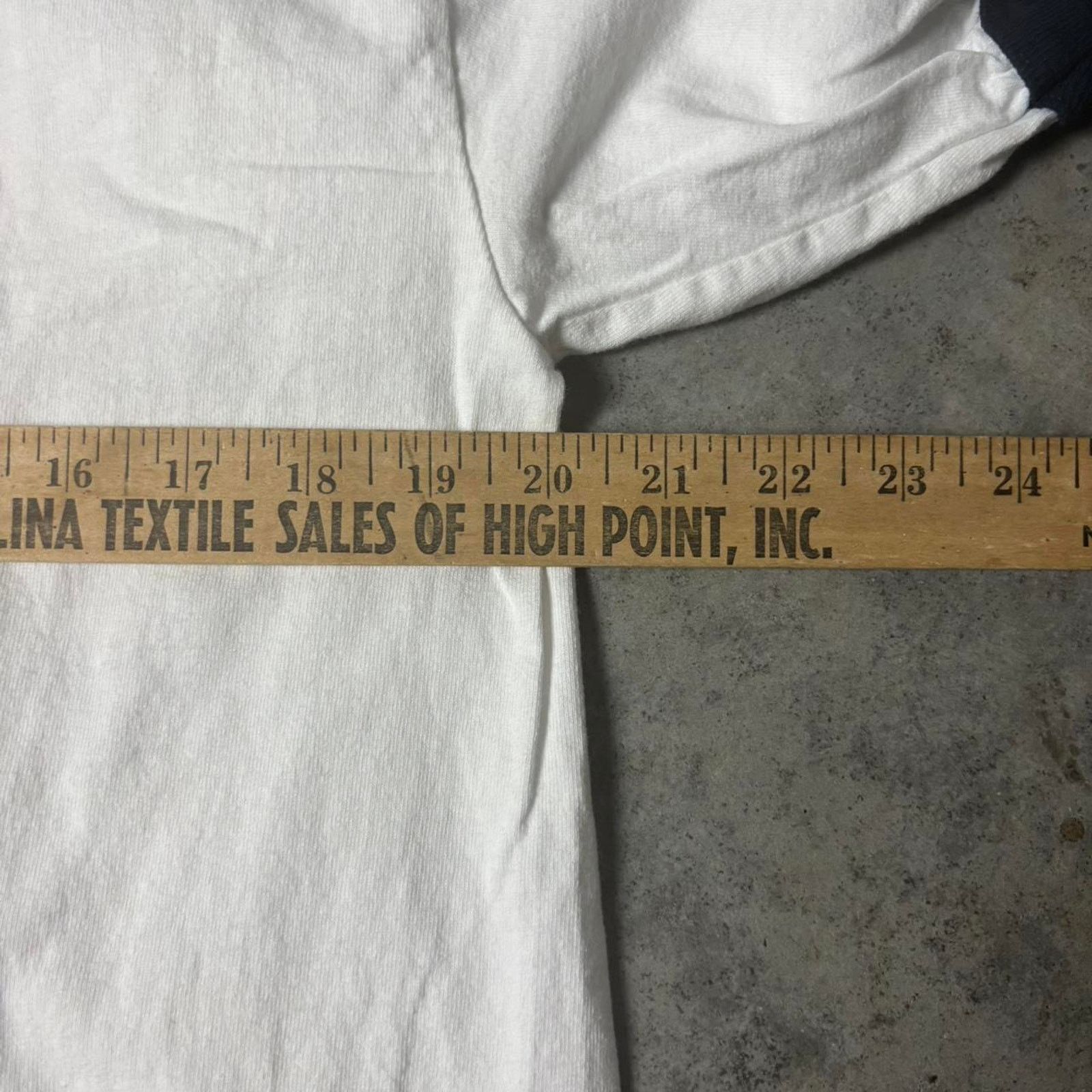 Vintage Vintage 2001 National Lampoons Wally World Ringer Tee Size L Size US L / EU 52-54 / 3 - 5 Thumbnail