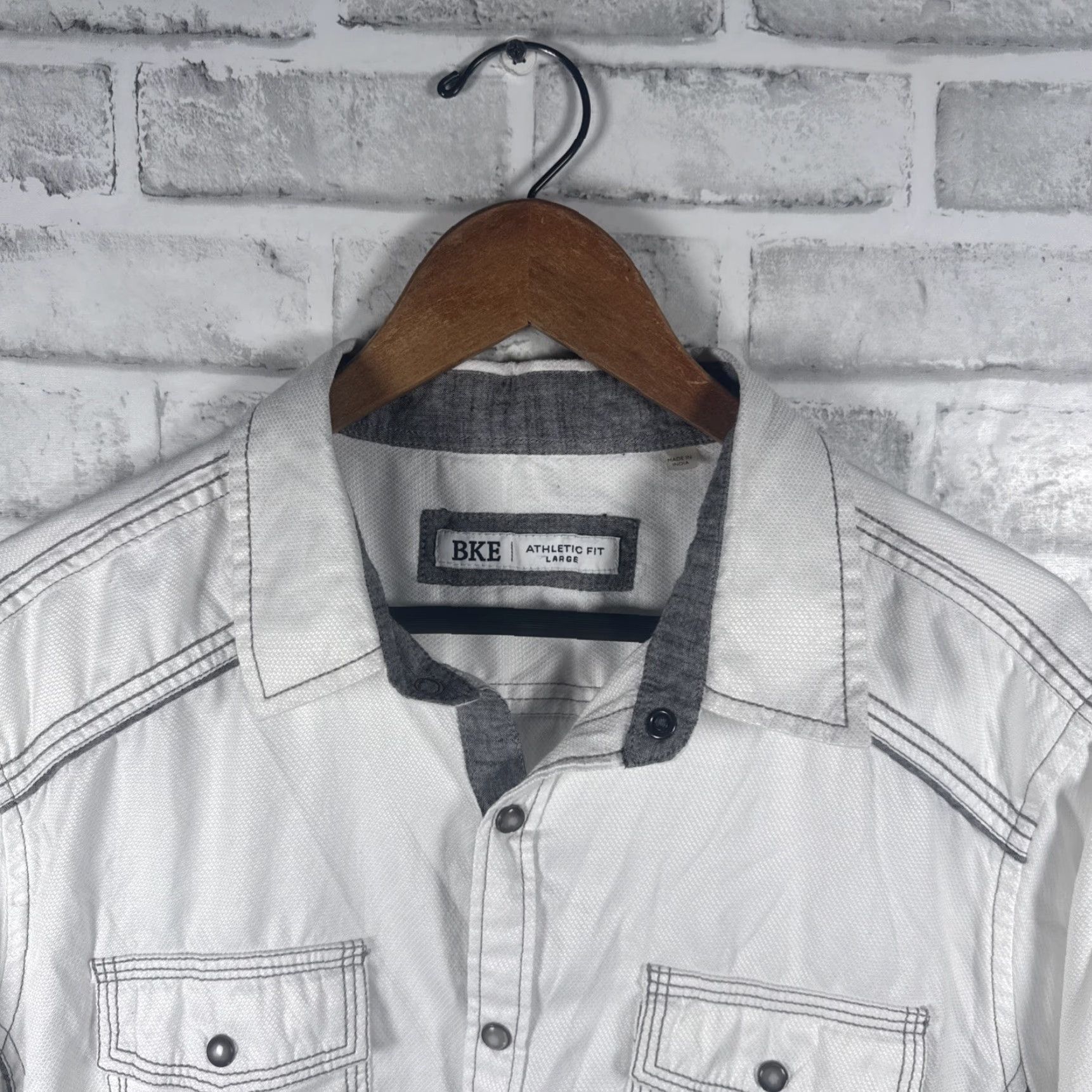 BKE BKE Athletic Fit White Snap Button Shirt Mens Size L Shirts Long Sleeve Buckle Button-Up White Athletic Fit Mens L Size US L / EU 52-54 / 3 - 2 Thumbnail
