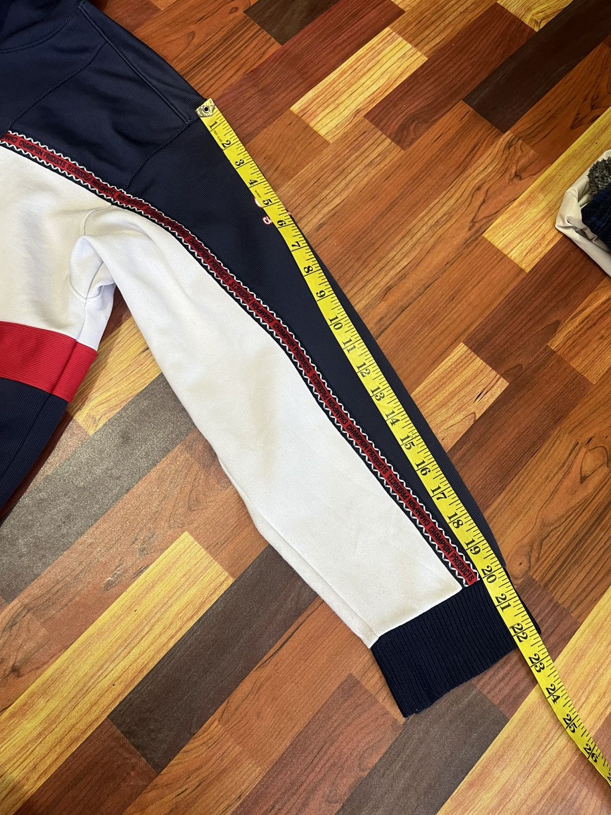 Champion Vintage Champion Tape Hoodie 90s Hip Hop Style Size US L / EU 52-54 / 3 - 16 Thumbnail