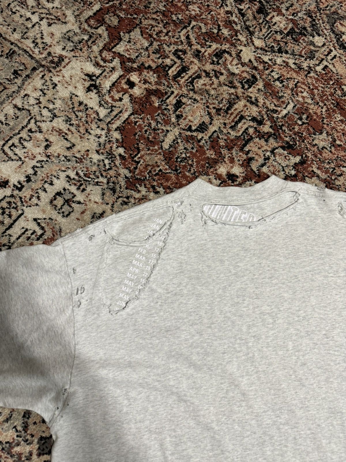 Balenciaga Balenciaga Destroyed 3B T-Shirt Size US S / EU 44-46 / 1 - 7 Thumbnail
