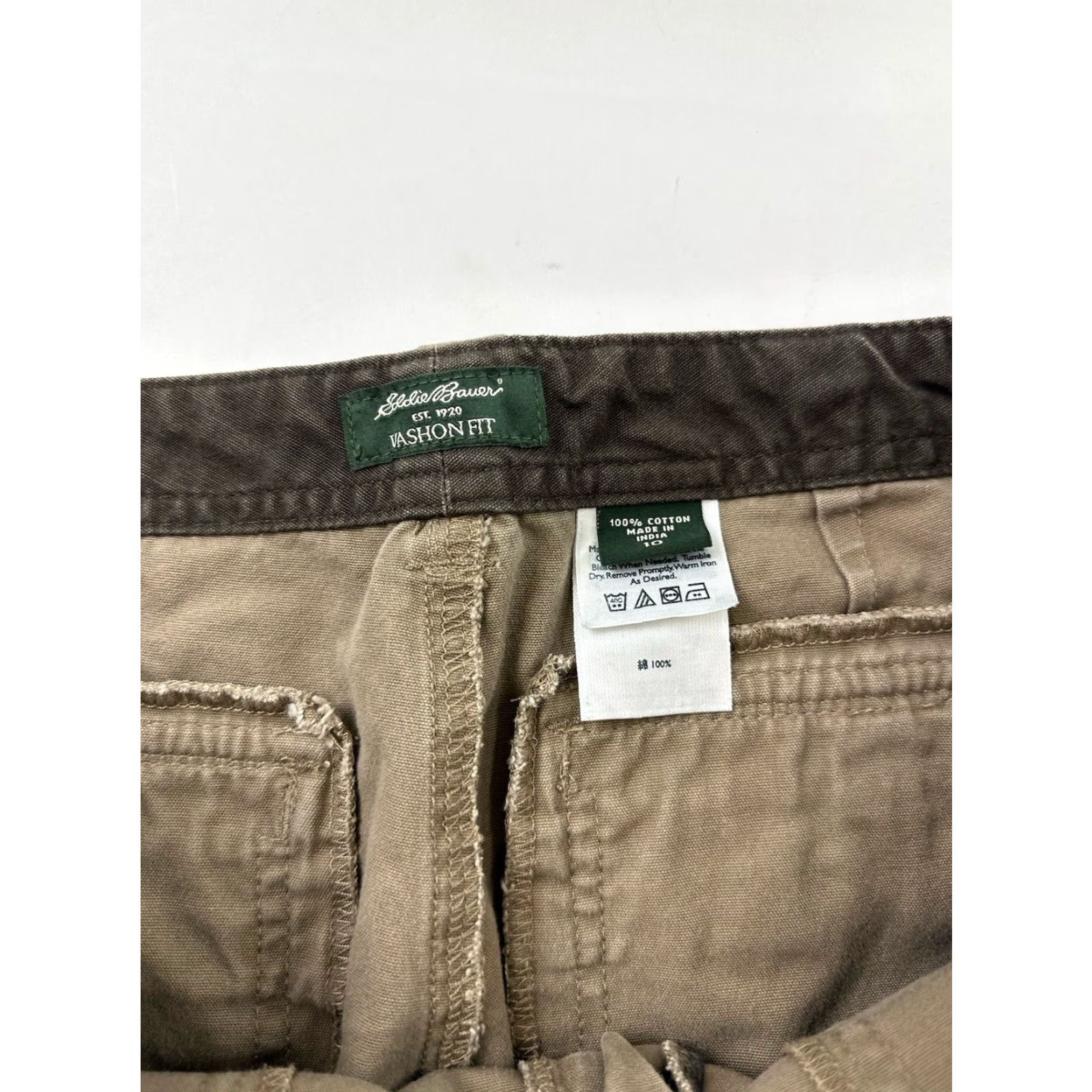 Eddie Bauer Eddie Bauer Bermuda Shorts Women’s 10 Khaki Chino Outdoor Hiking Vashon Fit Beig​e? Size 32" / US 10 / IT 46 - 3 Thumbnail