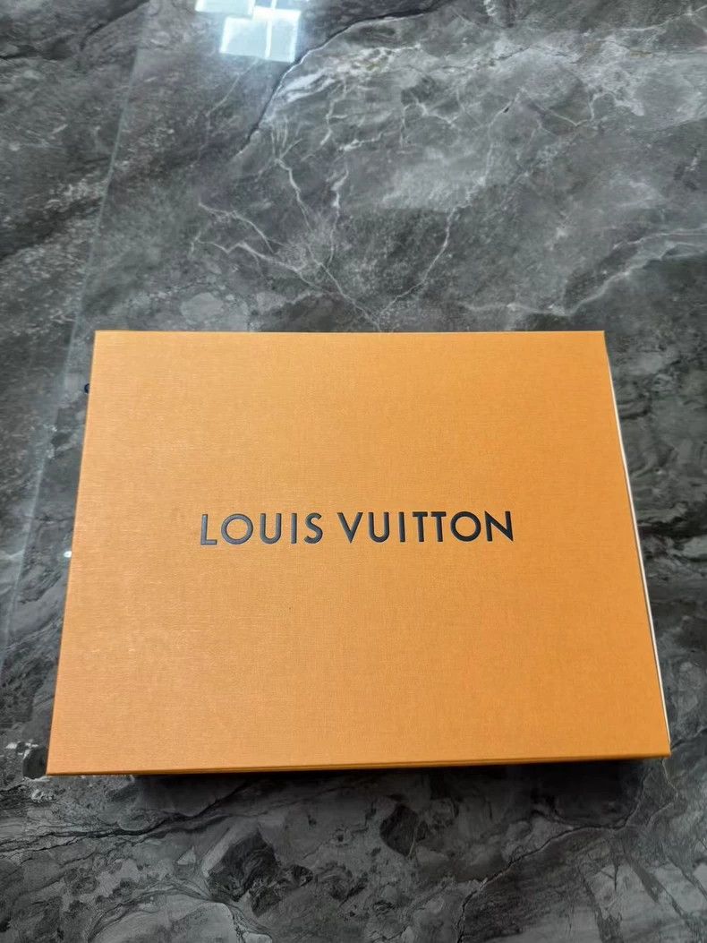 Other Louis Vuitton Blue runaway presbyopic sneakers Size US 5 / IT 35 - 6 Thumbnail
