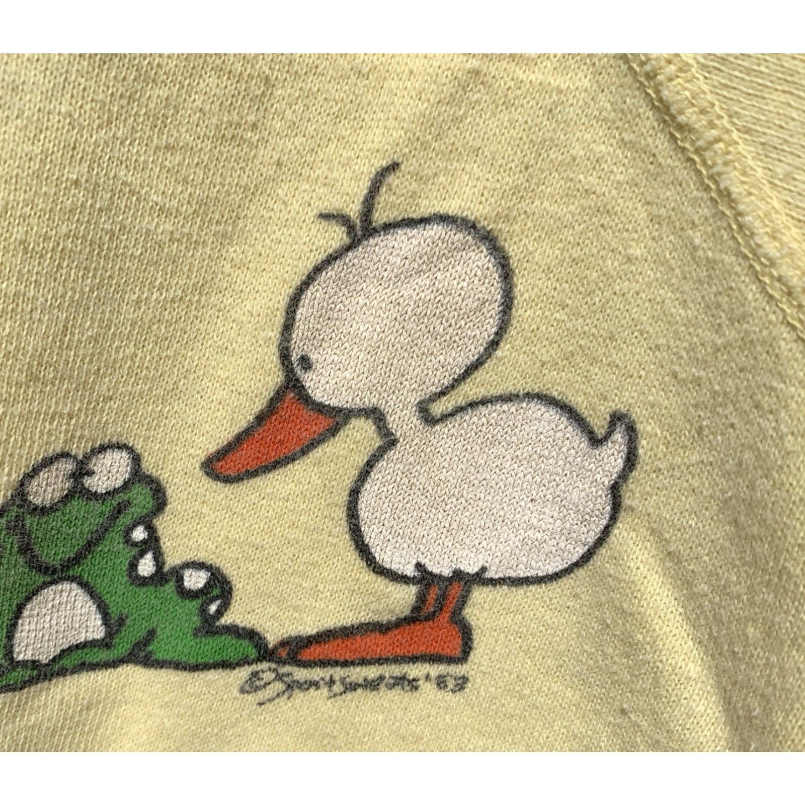 Vintage VINTAGE Jean Top Raglan Sweatshirt Ducks Frog Size S Yellow 80s Women Sweatshirt Pullover Raglan Runs Small Size S / US 4 / IT 40 - 3 Thumbnail