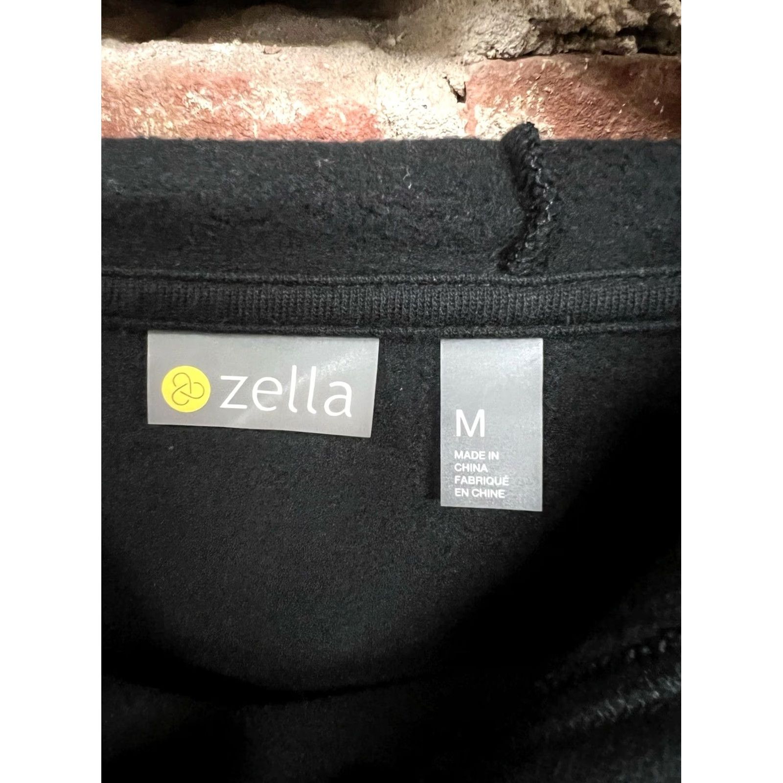 Vintage Zella Hoodie Womens Medium Black Pullover Hoodie Knitted Activewear Moisture Wicking All Seasons Dolman Sleeve Regular Fit Womens Size M / US 6-8 / IT 42-44 - 2 Thumbnail