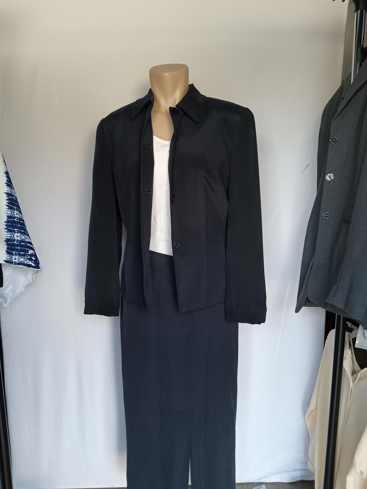 Designer Elegant Black Two-Piece Suit Set Size M / US 6-8 / IT 42-44 - 4 Thumbnail