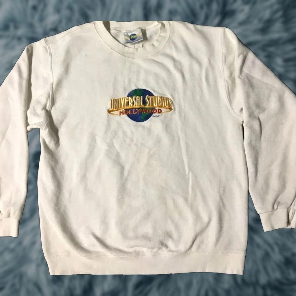 Vintage VINTAGE Universal Studios Hollywood Sweatshirt M USA White 90s Grunge Logo Sports USA Mens Size US M / EU 48-50 / 2 - 1 Thumbnail