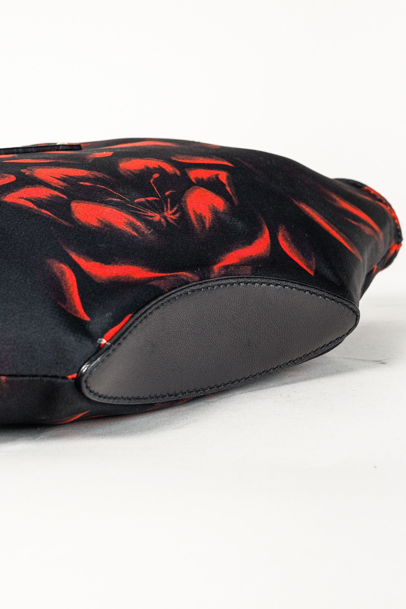 Alexander McQueen Alexander McQueen Floral Mana Clutch Fabric Zip Up Clutch Size ONE SIZE - 9 Thumbnail