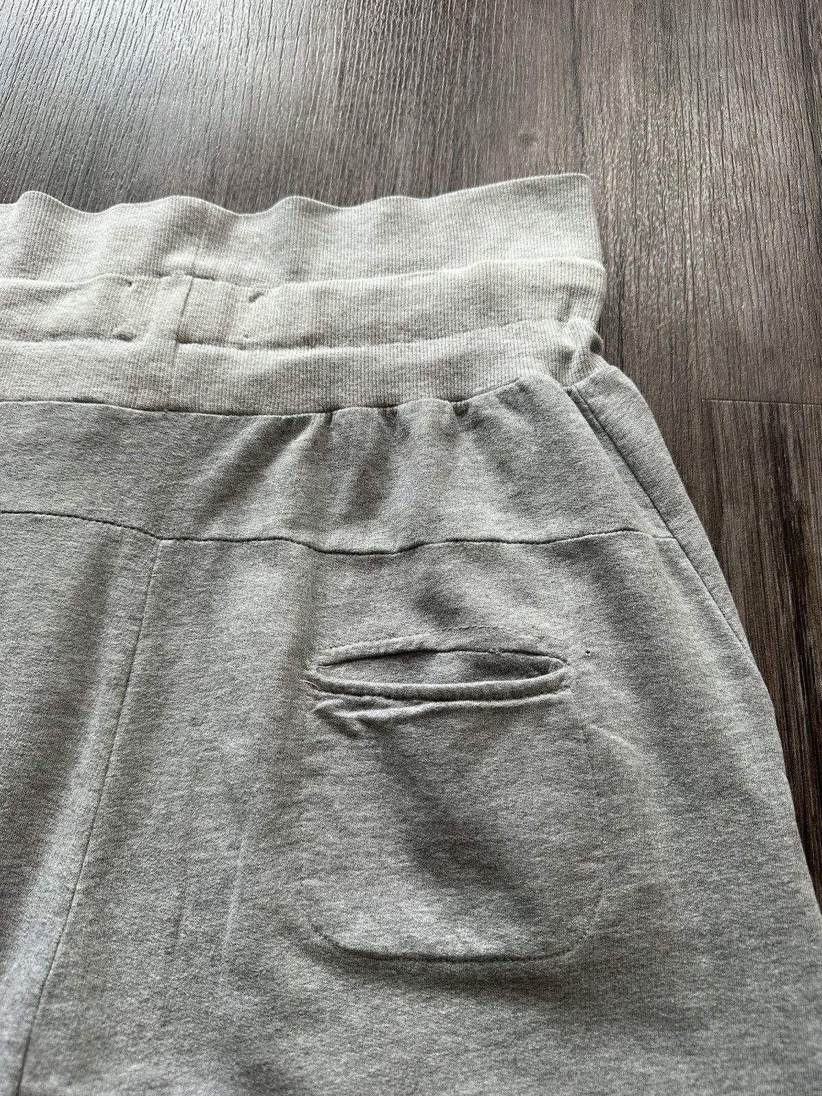 Maison Margiela 🧟‍♀️Maison Margiela🧟‍♀️ Line 10 Crop Sweatpants Size US 33 - 18 Thumbnail