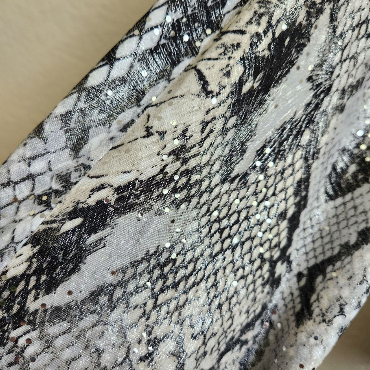 Other S Levine Black Gray Animal Print Sequin & Rhinestone Top 3X Size 3XL / US 20-22 - 2 Thumbnail