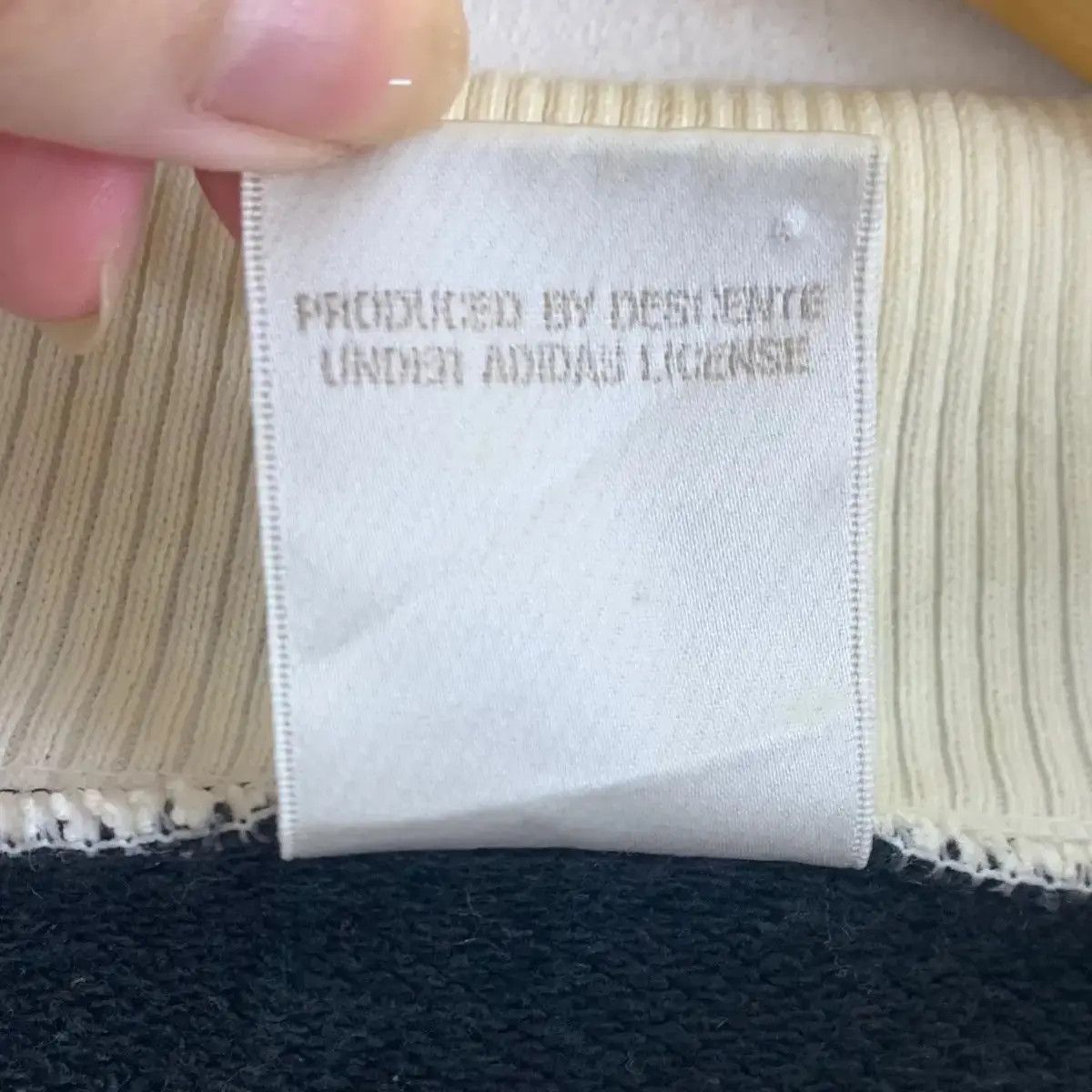 Adidas Vintage ADIDAS ORIGINALS x DESCENTE Half Zipper Sweatshirt Size XL / US 12-14 / IT 48-50 - 8 Thumbnail