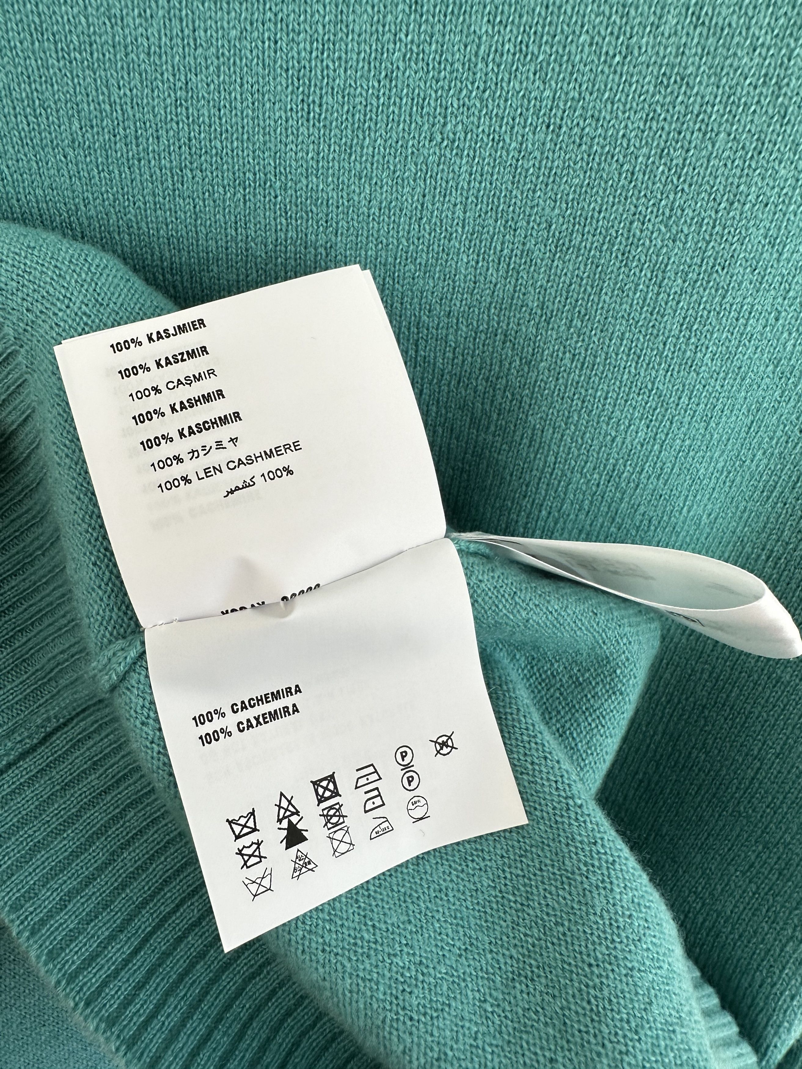 Miu Miu RUNWAY Cashmere Short Sleeved Sweater Size US S / EU 44-46 / 1 - 7 Thumbnail