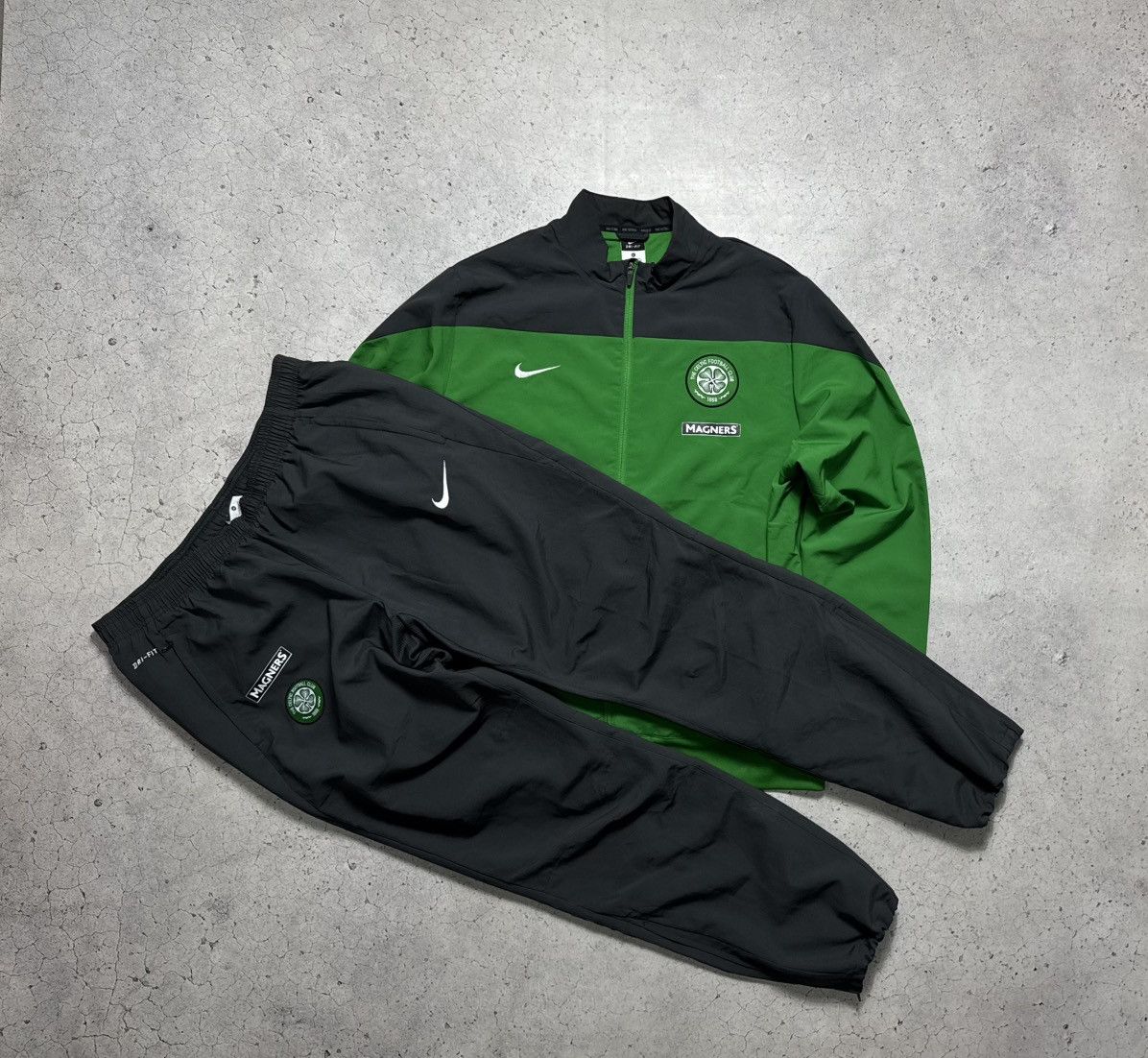 Nike Nike Celtic Vintage Nylon Track Suit Football Jacket & Pants Size US XL / EU 56 / 4 - 1 Thumbnail