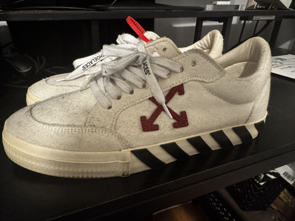 Off White Vulcanized Low Top