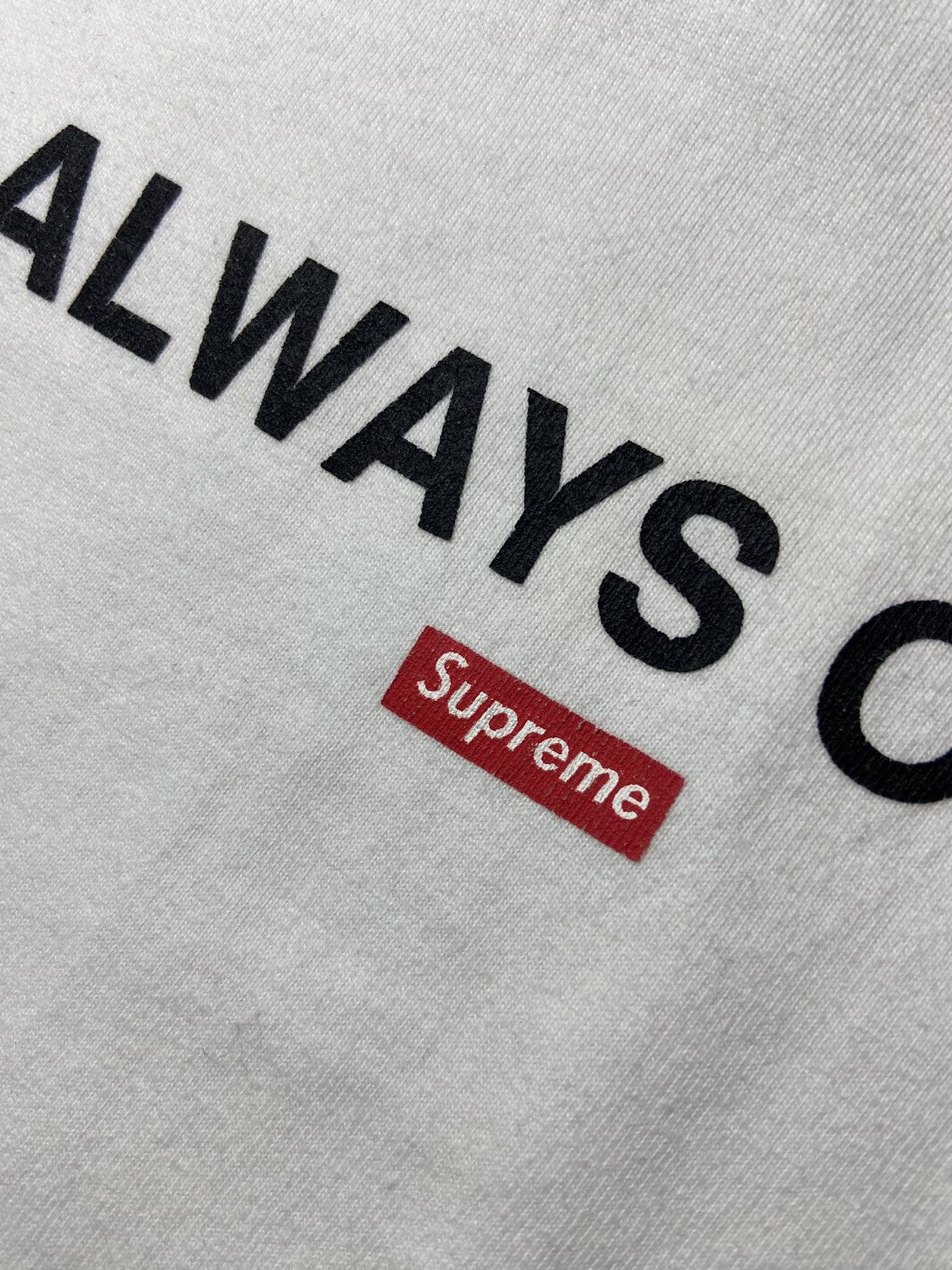 Supreme 💥Supreme white printed logo t-shirt‼️ Size US L / EU 52-54 / 3 - 12 Thumbnail