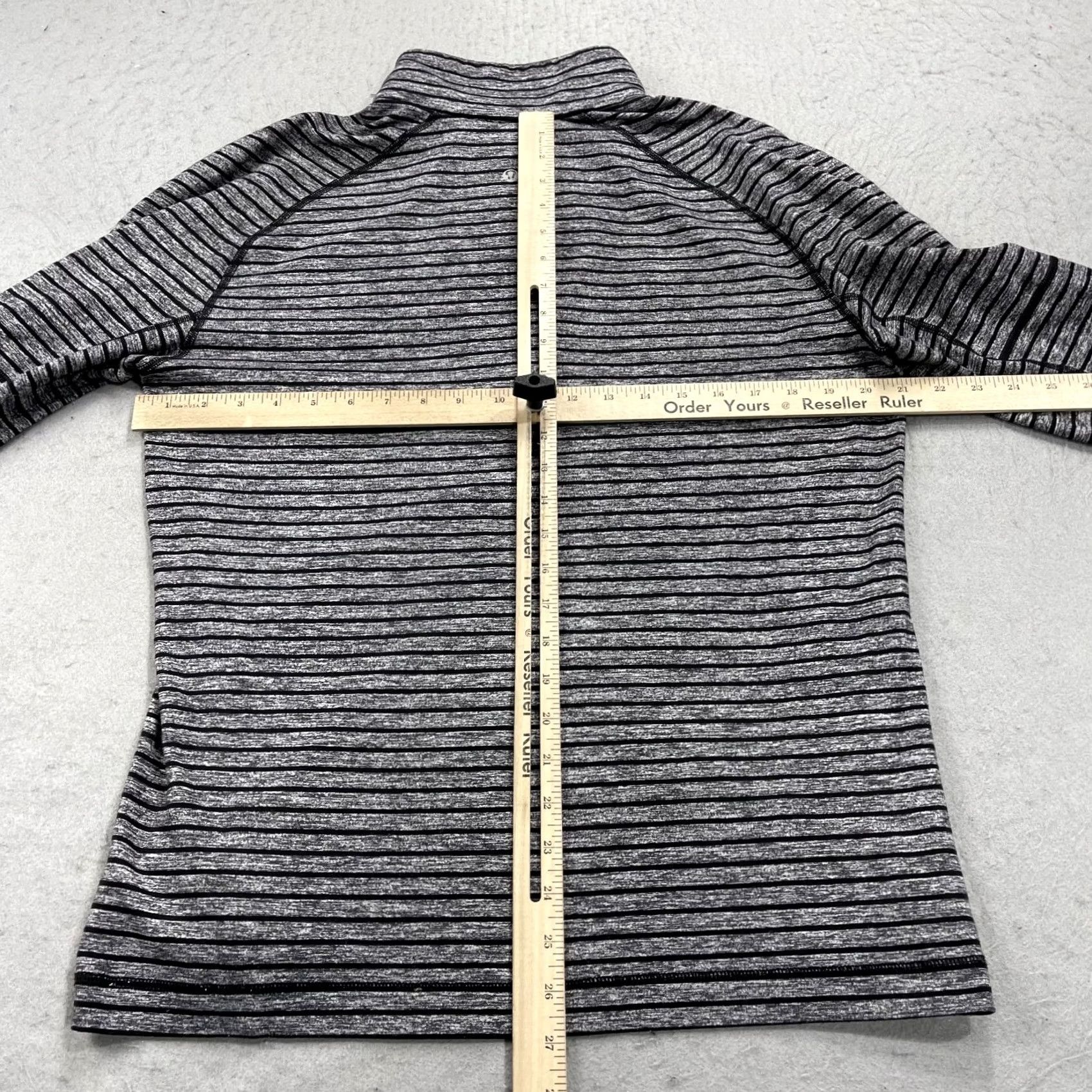 Lululemon Lululemon Jacket Mens Large Gray Striped 1/4 Zip Surge Pullover Gym Logo Size US L / EU 52-54 / 3 - 7 Thumbnail