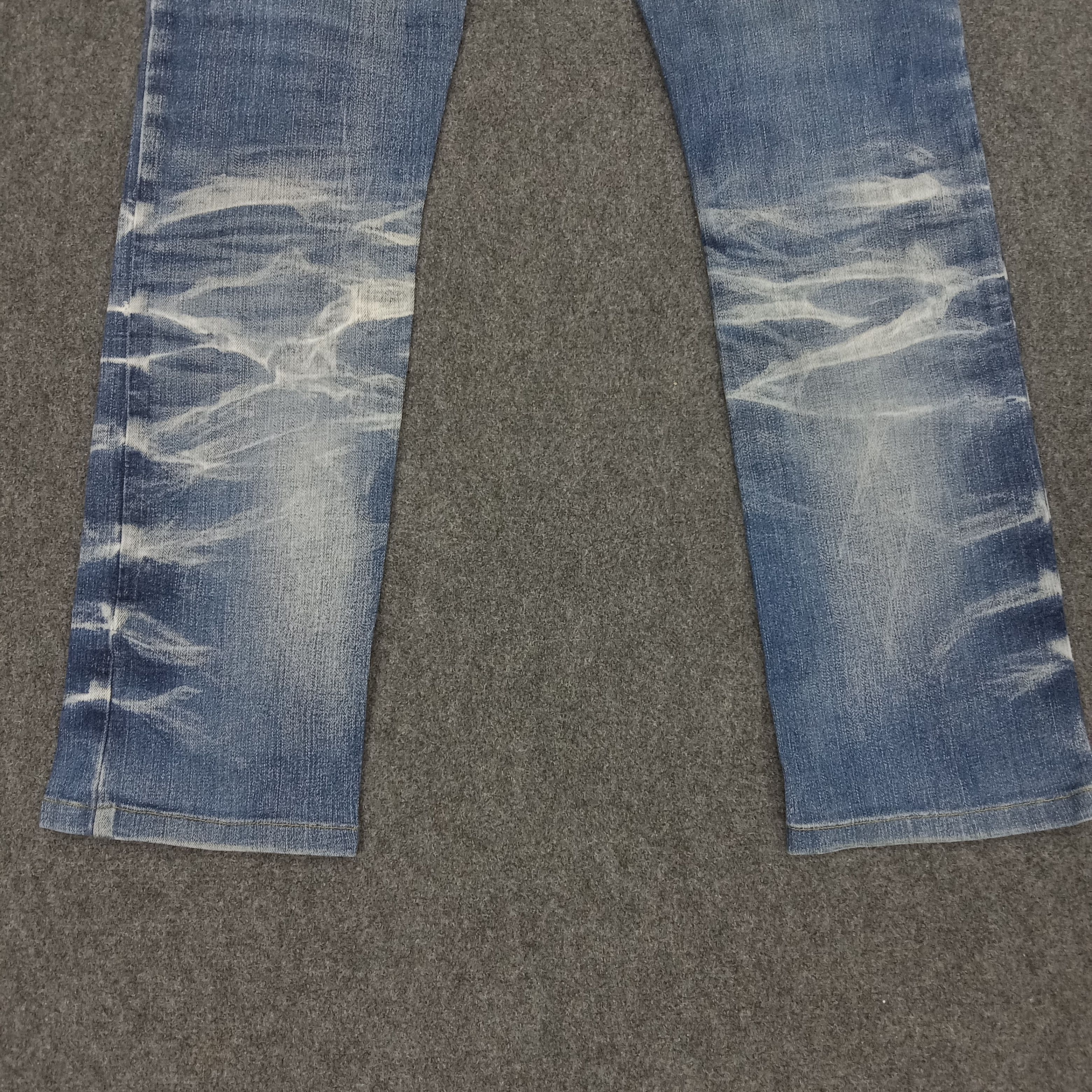 Le Grande Bleu (L.G.B.) × Tornado Mart × Vintage Tornado Mart Japanese Brand Fading Art Denim Jeans Size US 32 / EU 48 - 6 Thumbnail