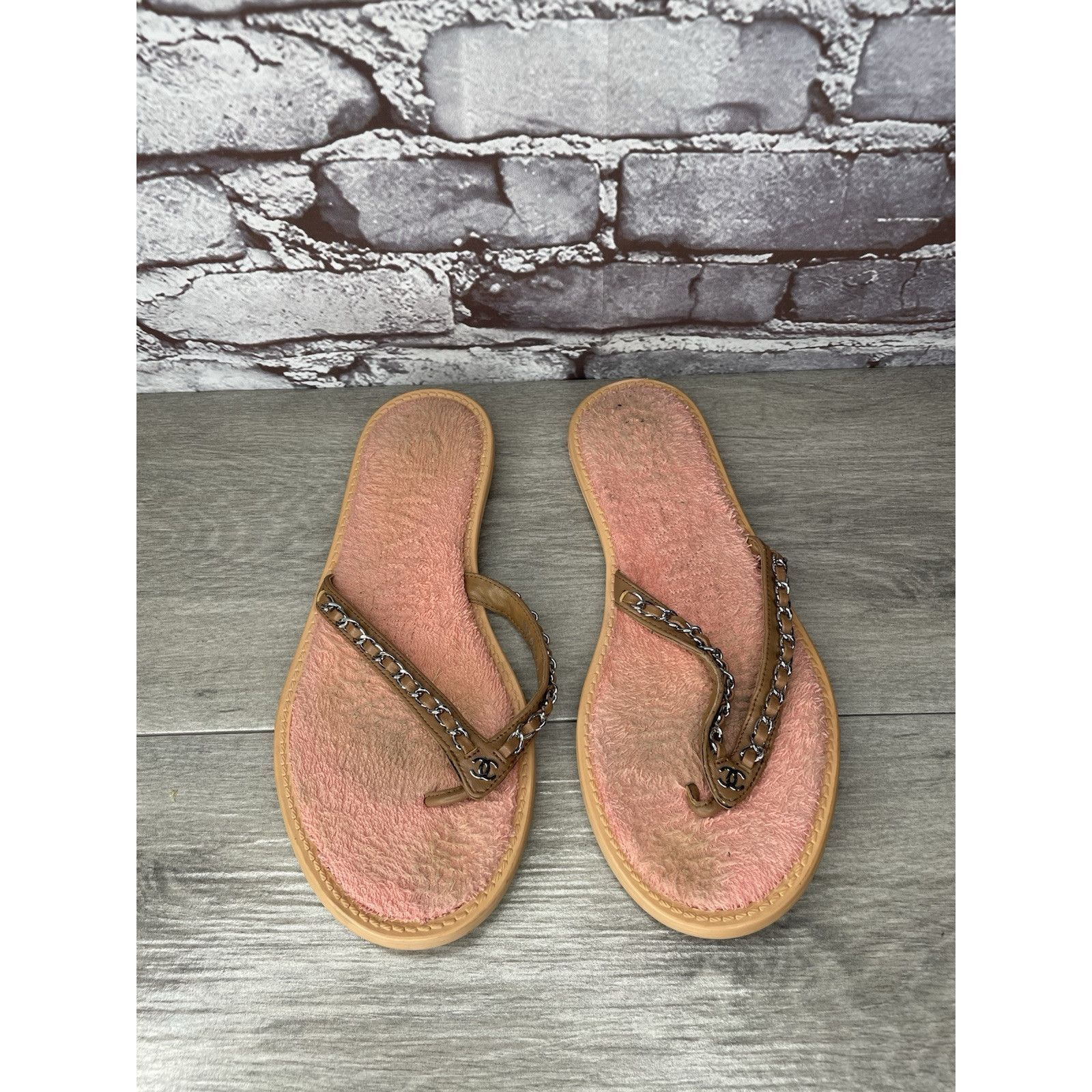 Chanel CHANEL Lambskin CC Chain Pink Leather Designer Thong Sandals Size US 9.5 / IT 39.5 - 8 Thumbnail
