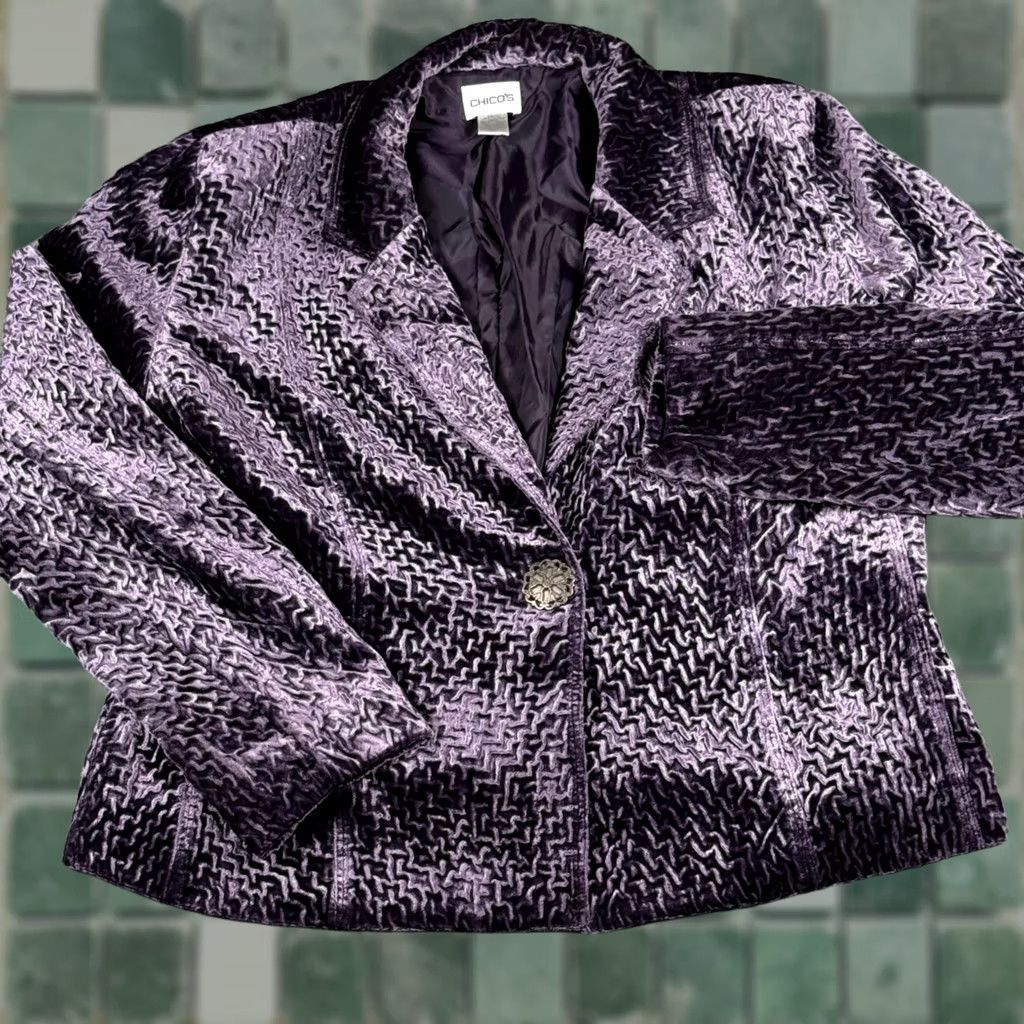 Vintage Chico's Blazer Shirt Velvet Purple Geometric Textured Single Button Lined Satin Short Jacket Womens Adult Medium Size XS / US 0-2 / IT 36-38 - 1 Thumbnail