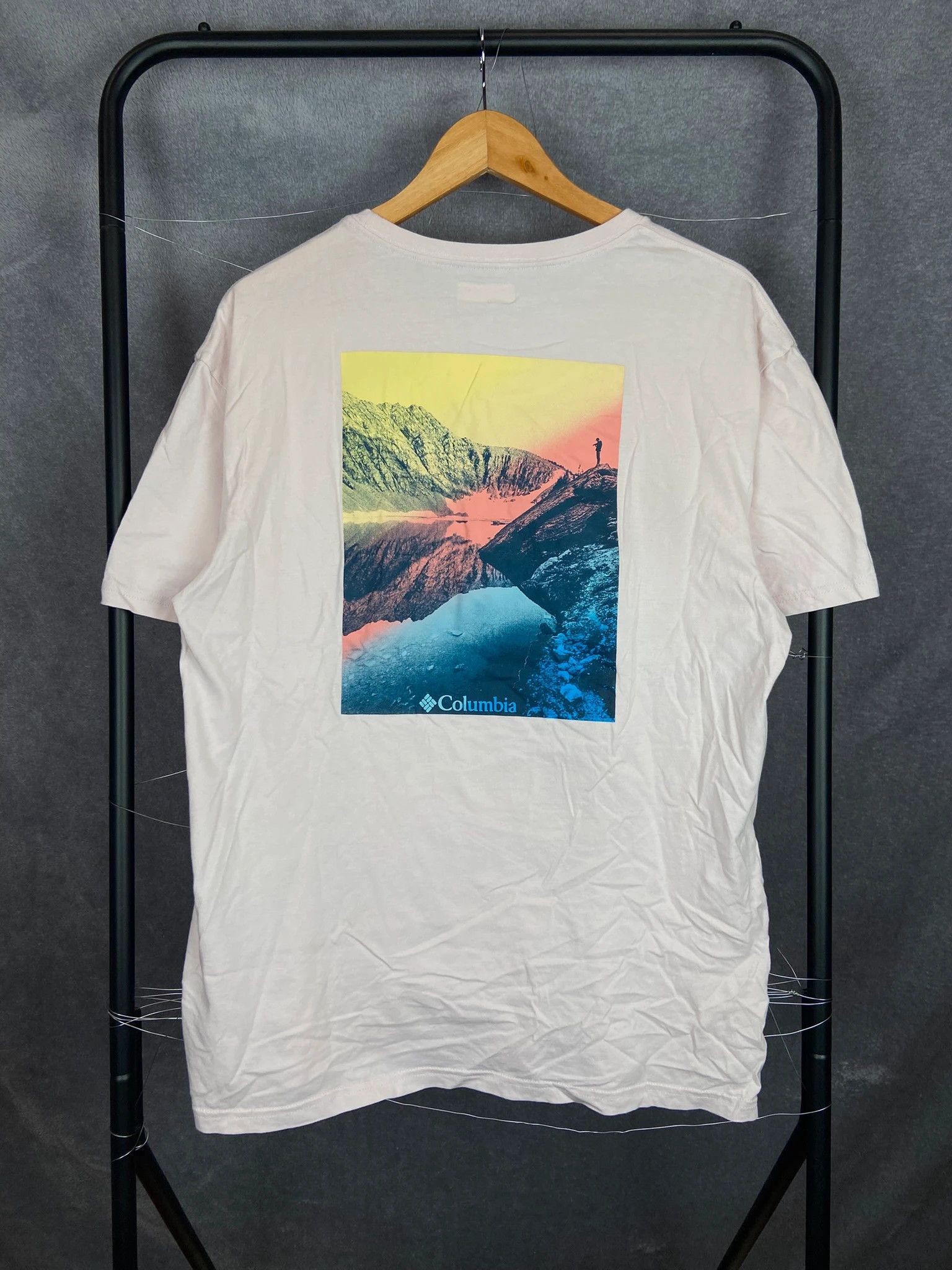 Columbia Columbia Mountain Tee – Pastel Pink Landscape Print (L) Size US L / EU 52-54 / 3 - 1 Thumbnail