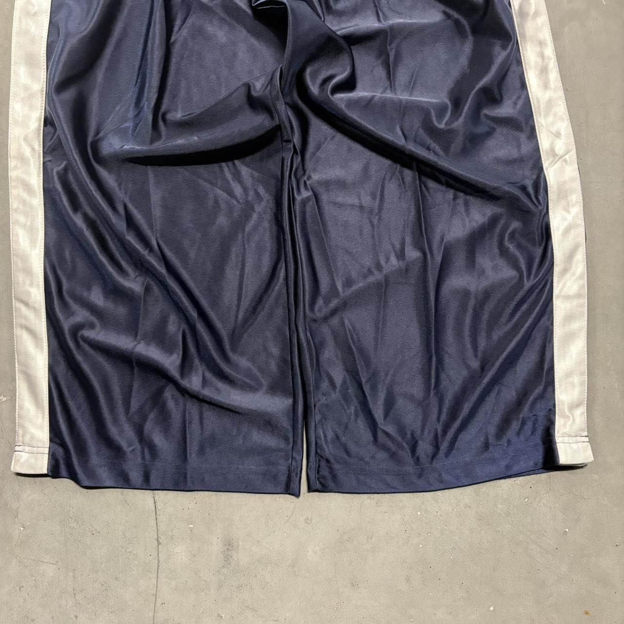 Vintage Vintage Y2K/2000s Super Baggy Navy Blue Striped Side Buttoned Finish Line Track Pants! Size US 38 / EU 54 - 4 Thumbnail