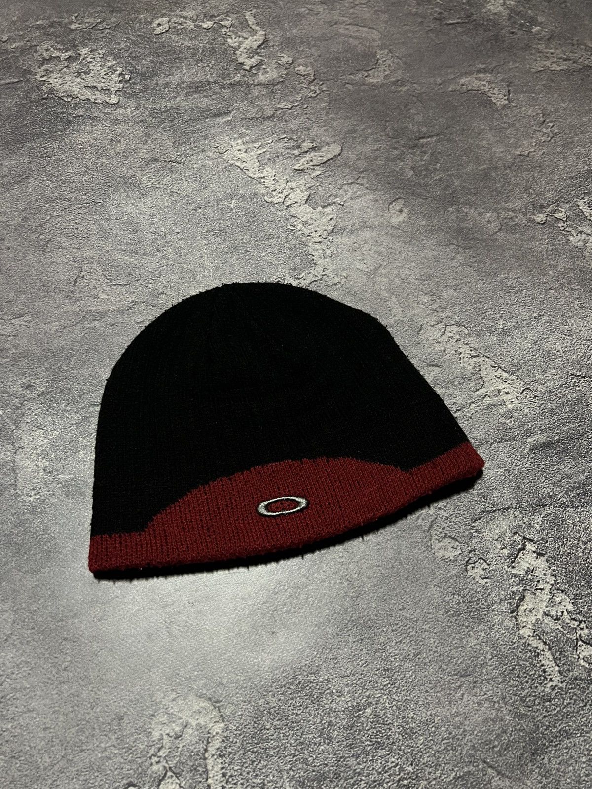 Oakley Vintage Oakley Beanie Hat Outdoor Streetwear Size ONE SIZE - 1 Thumbnail