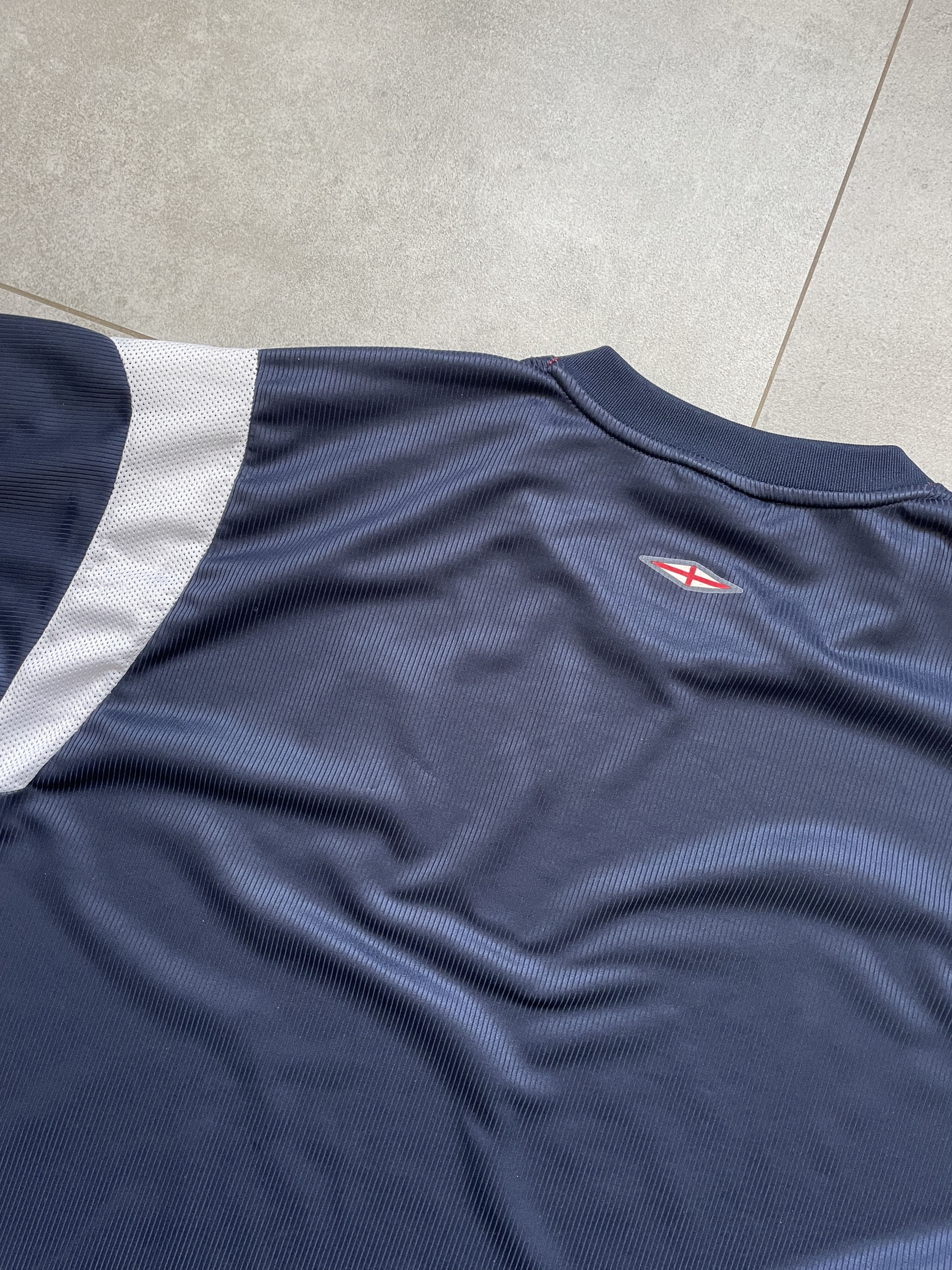 Umbro Y2K 2004 ENGLAND SOCCER BLOKECORE NAVY UMVRO JERSEY Size US XL / EU 56 / 4 - 8 Thumbnail