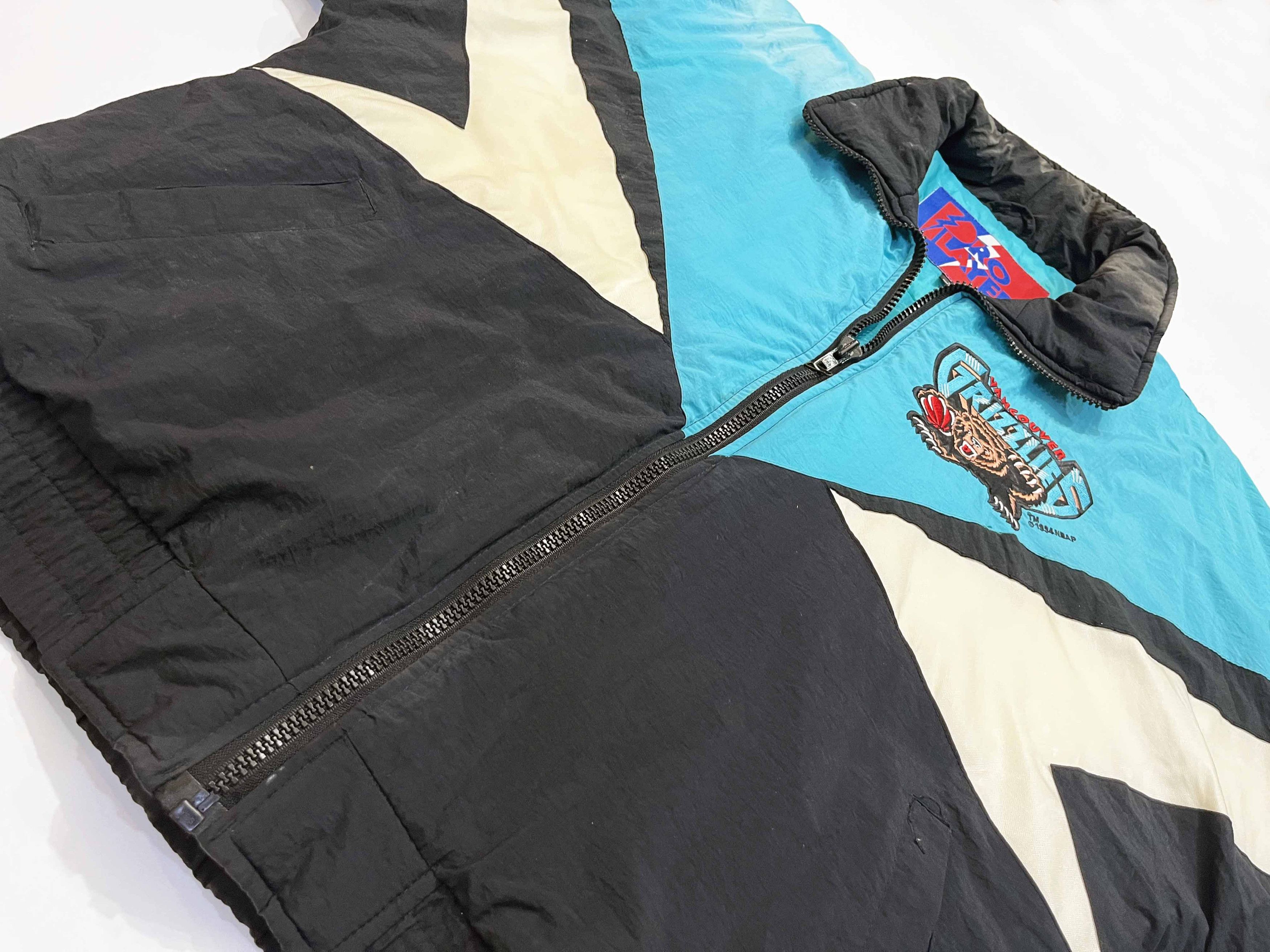 Pro Player Vintage Pro Player Vancouver Grizzlies NBA Puffer Jacket Size US L / EU 52-54 / 3 - 11 Thumbnail