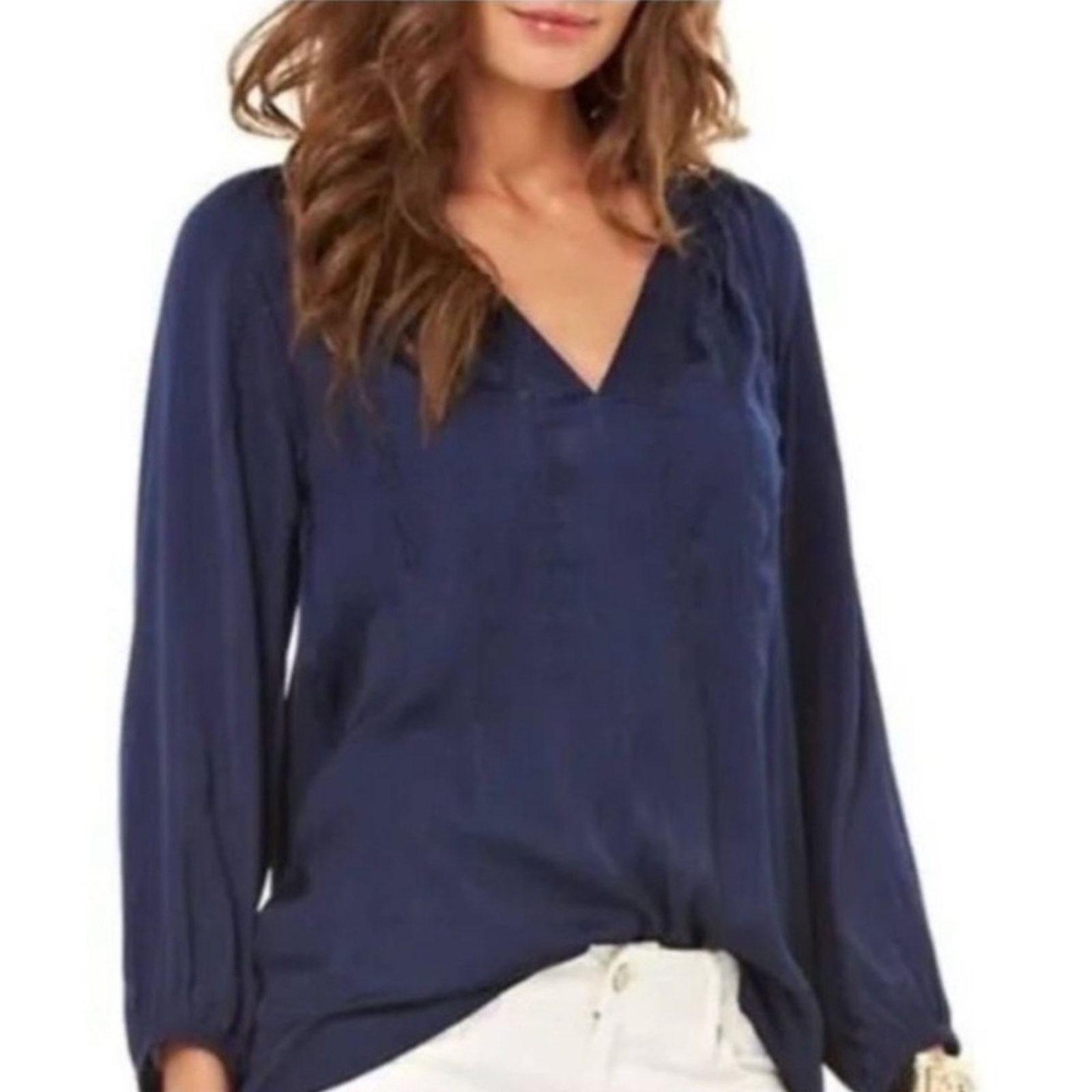 Lilly Pulitzer Lilly Pulitzer Hollis Long Sleeve Embroidered Blouse Size XS Size XS / US 0-2 / IT 36-38 - 1 Thumbnail