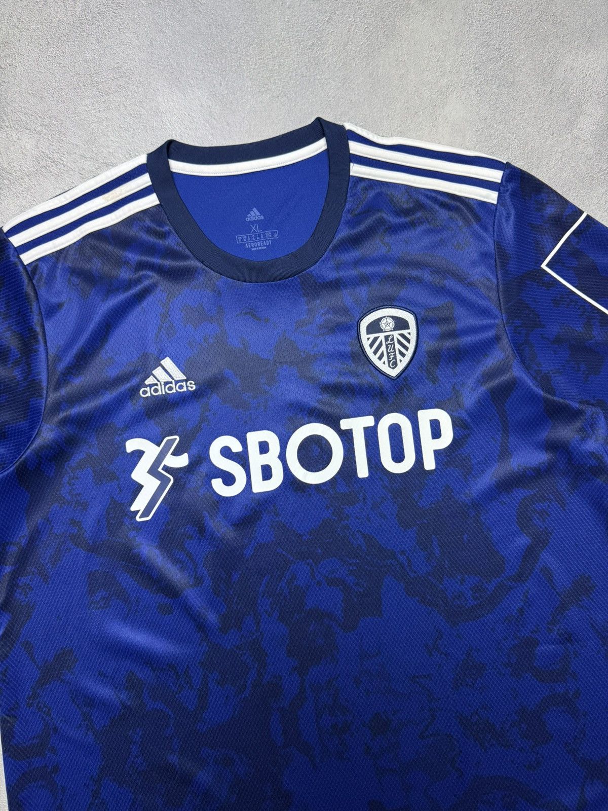 Adidas Leeds United 2021 2022 Away Shirt Soccer Jersey Adidas Size US XL / EU 56 / 4 - 3 Thumbnail