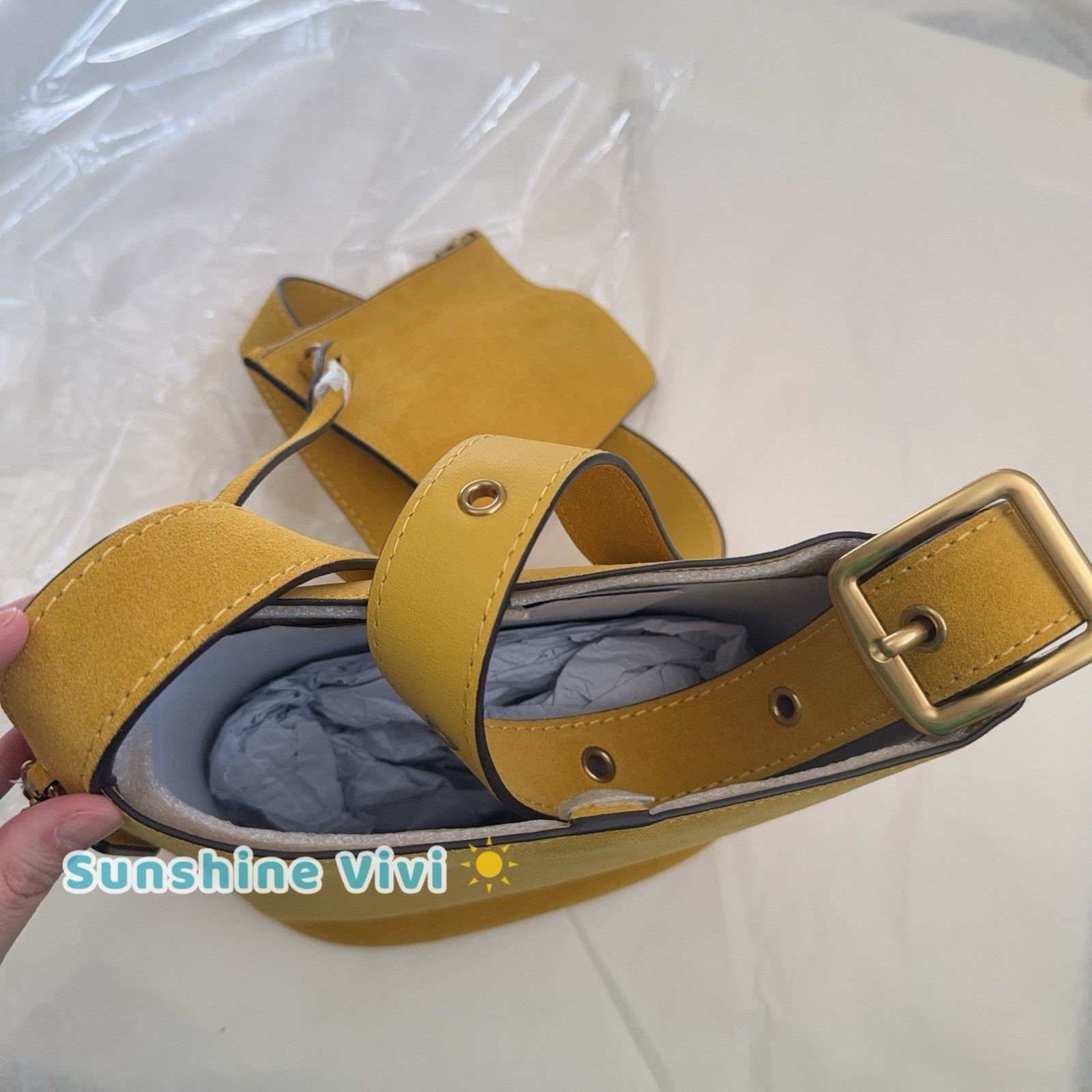 Coach NWT Coach Bleecker Bucket Bag 21 CCW84 suede yellow Size ONE SIZE - 6 Thumbnail
