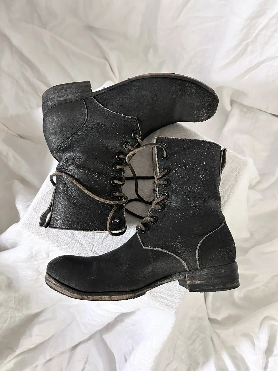 Attachment Attachment Early 00s 8-Hole Boots Size US 9.5 / EU 42-43 - 4 Thumbnail