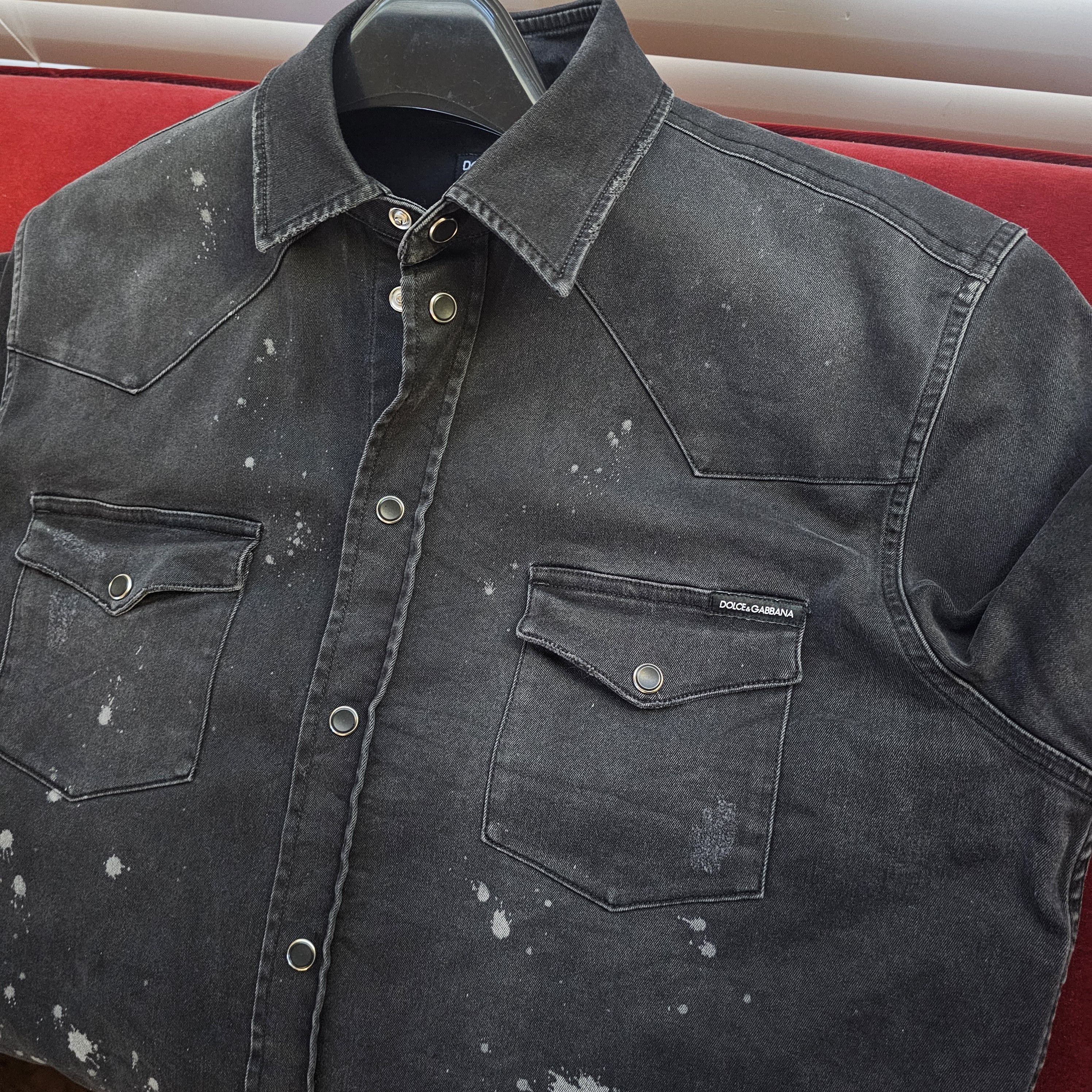 Dolce & Gabbana Dolce & Gabanna Charcoal Distressed Denim Shirt Size 42/L Size US L / EU 52-54 / 3 - 11 Thumbnail