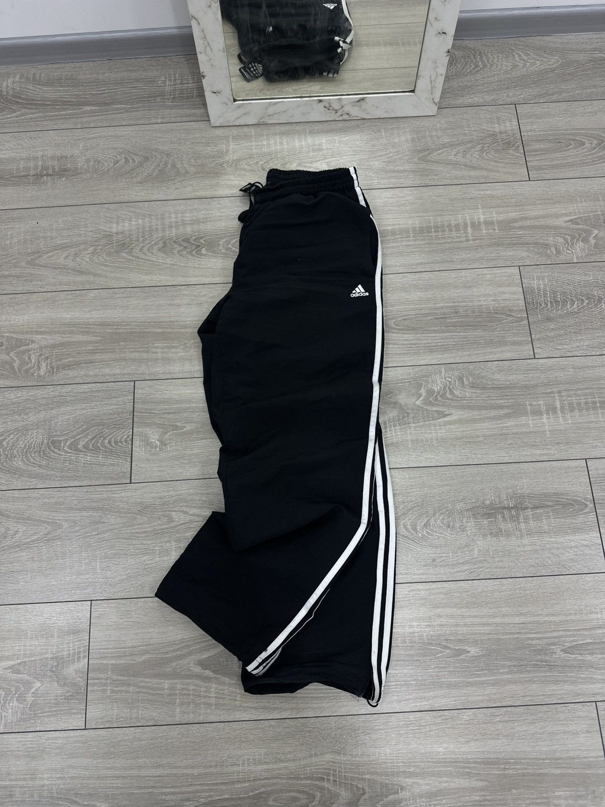 Adidas Adidas Nylon Vintage Y2K Stripped Trackpants Baggy Wide Size US 34 / EU 50 - 3 Thumbnail