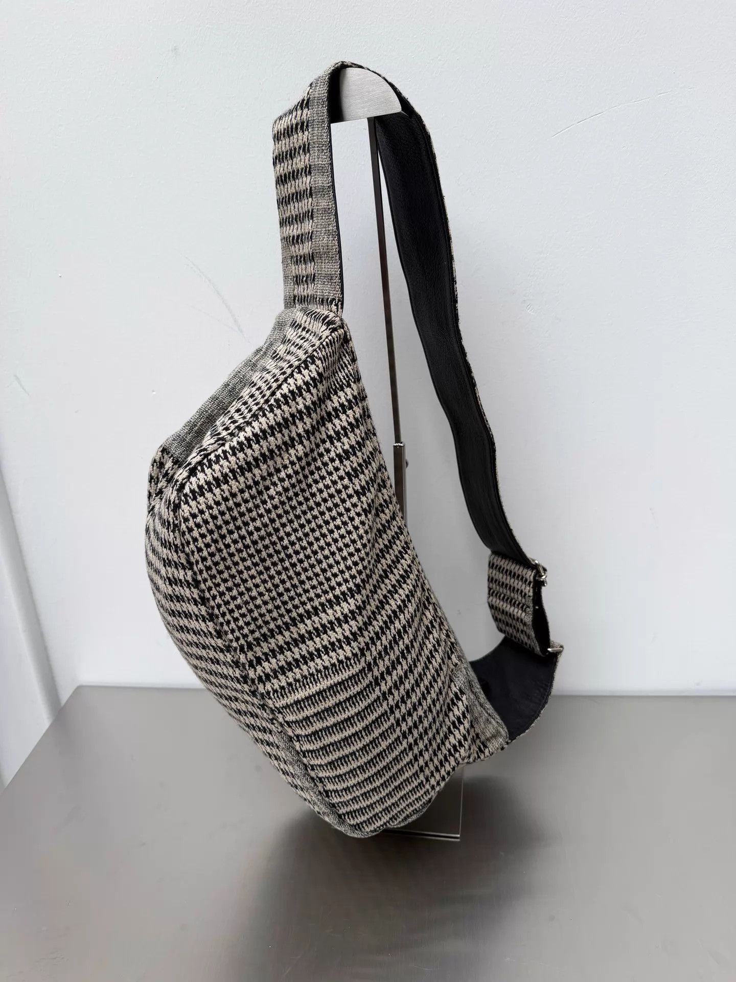 Yohji Yamamoto Houndstooth Pattern Crossbody Bag Size ONE SIZE - 1 Thumbnail
