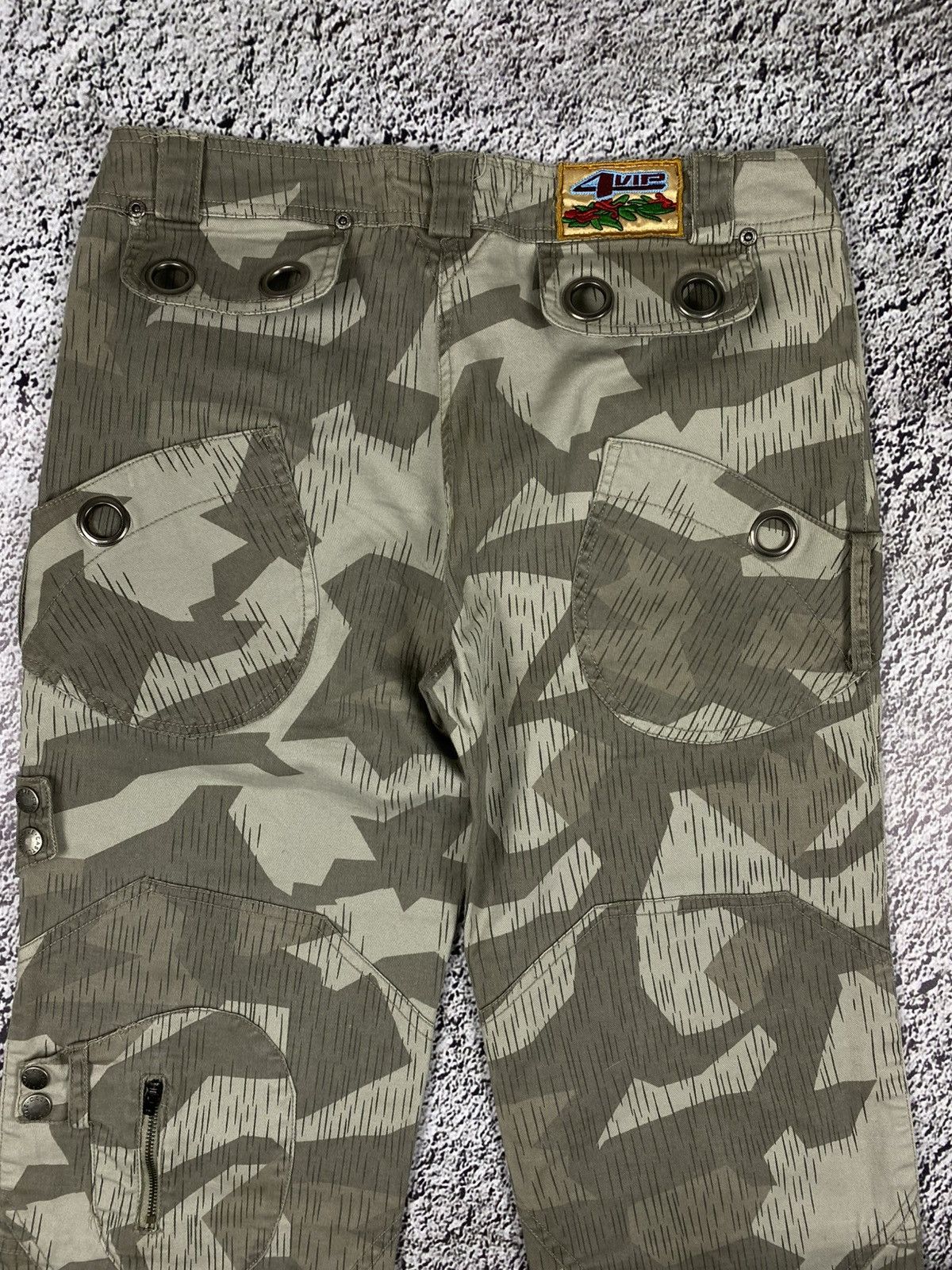 Japanese Brand Vintage Y2K cargo camo low rise pants 00s streetwear Size 31" - 4 Thumbnail
