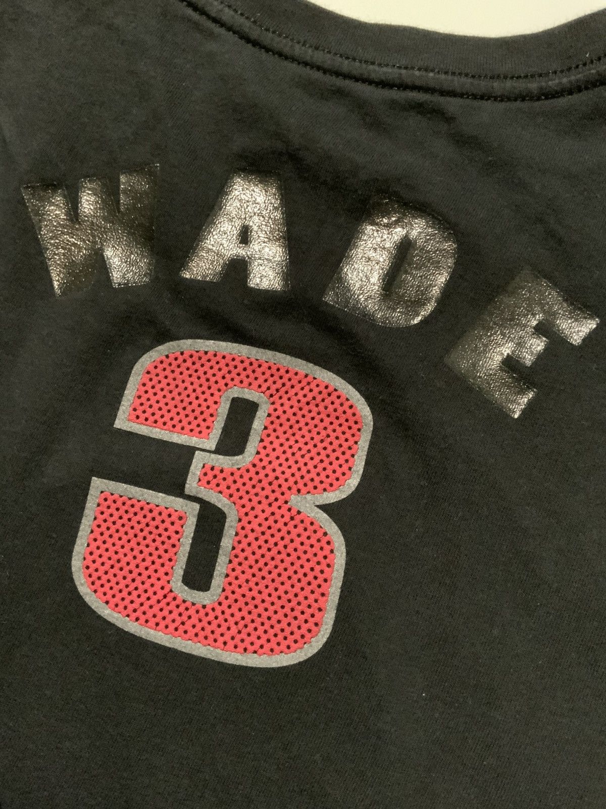 Converse × Vintage Y2K Converse Dwyane Wade Miami Heat Basketball T-Shirt Size US XXL / EU 58 / 5 - 7 Thumbnail